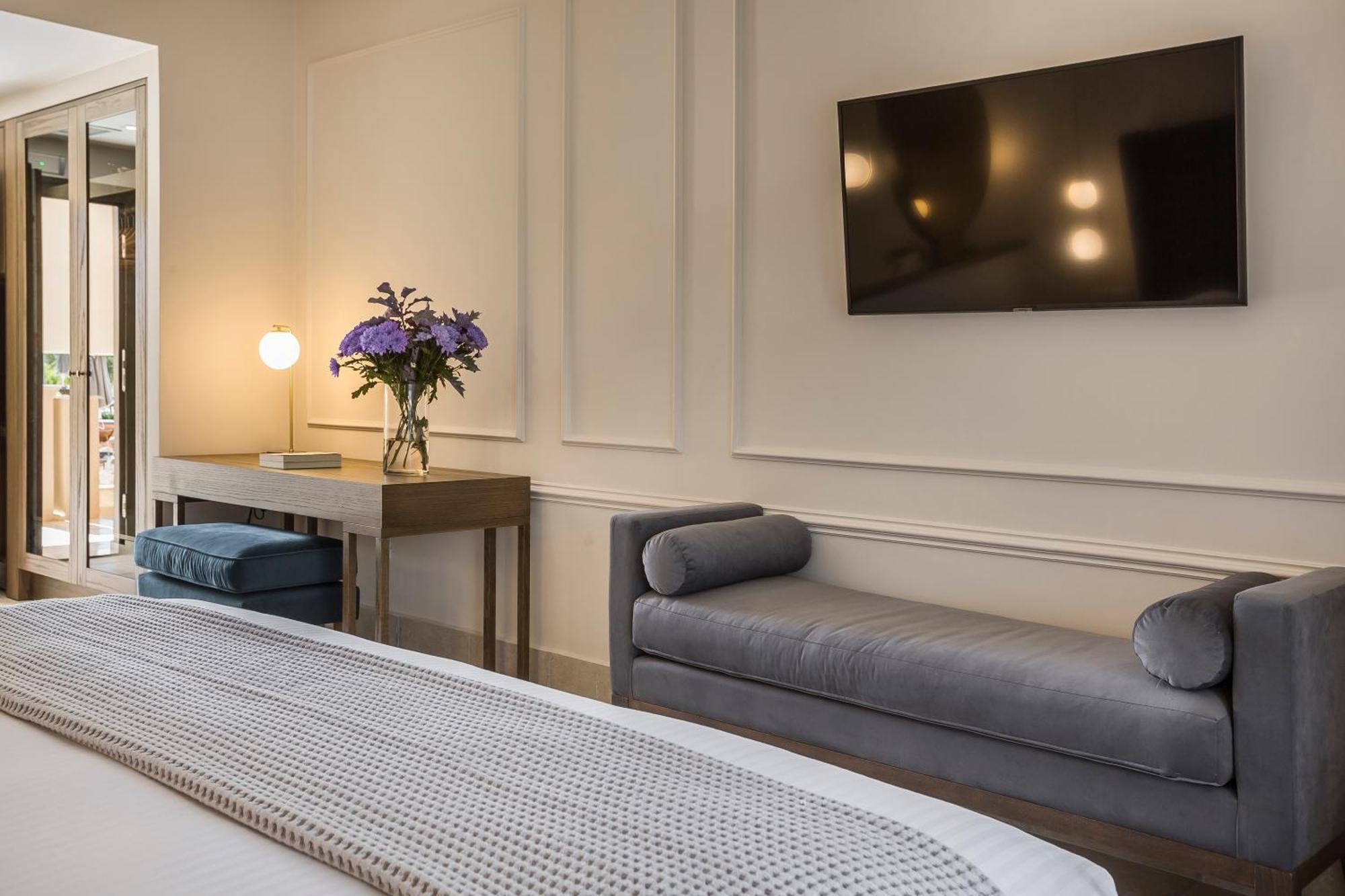 Deluxe Double Room Side Sea View