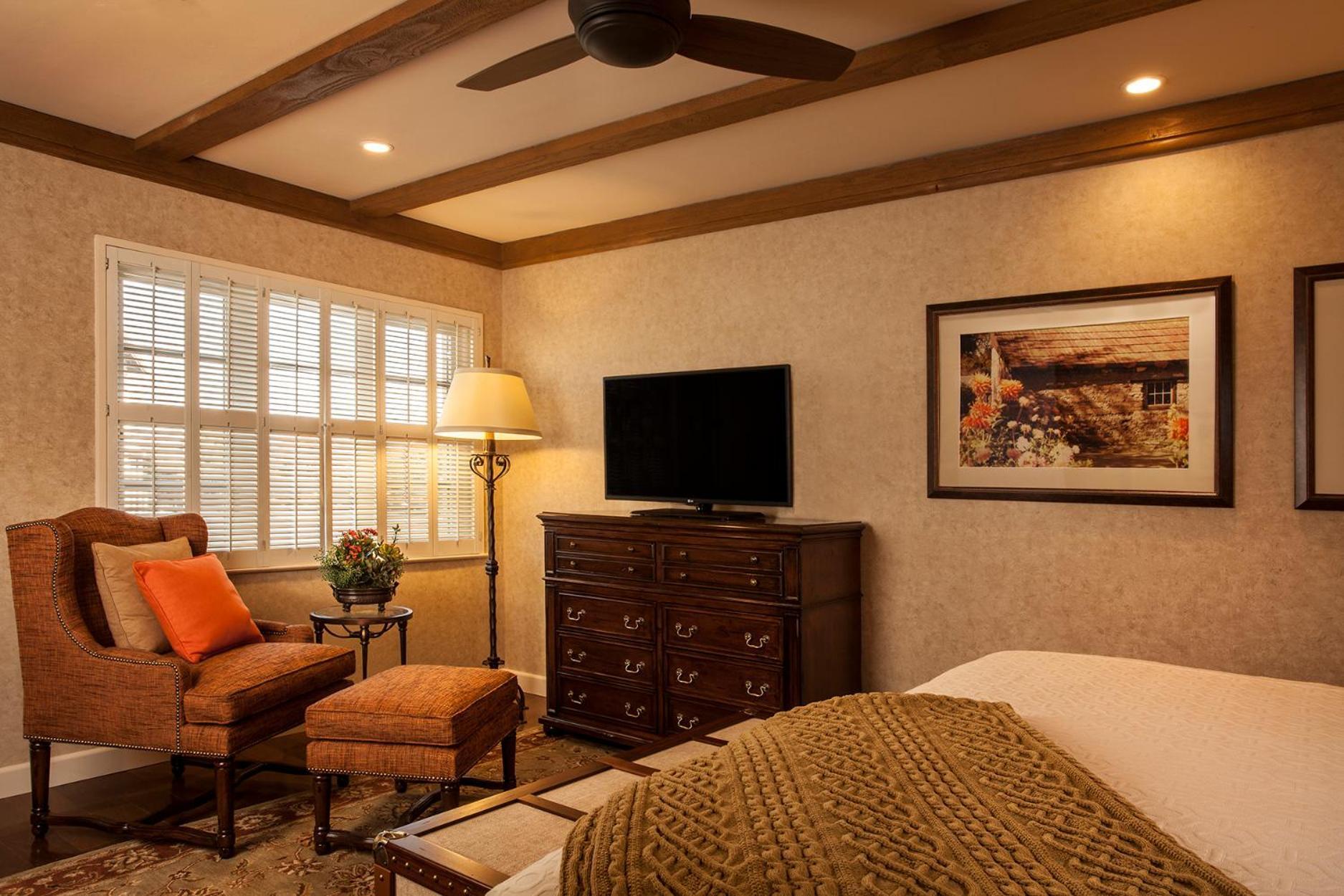 Traditional King Room
