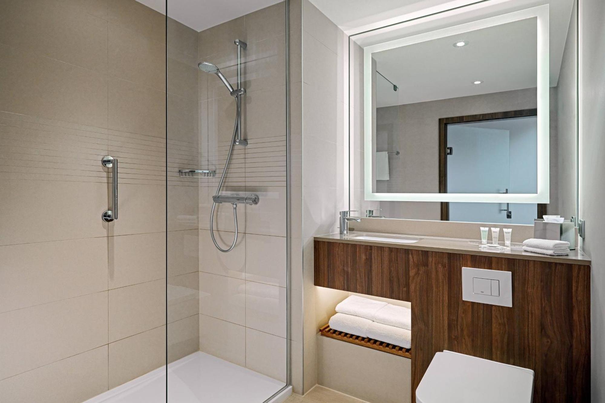 Guest room 2 Twin or Single Beds Courtyard view