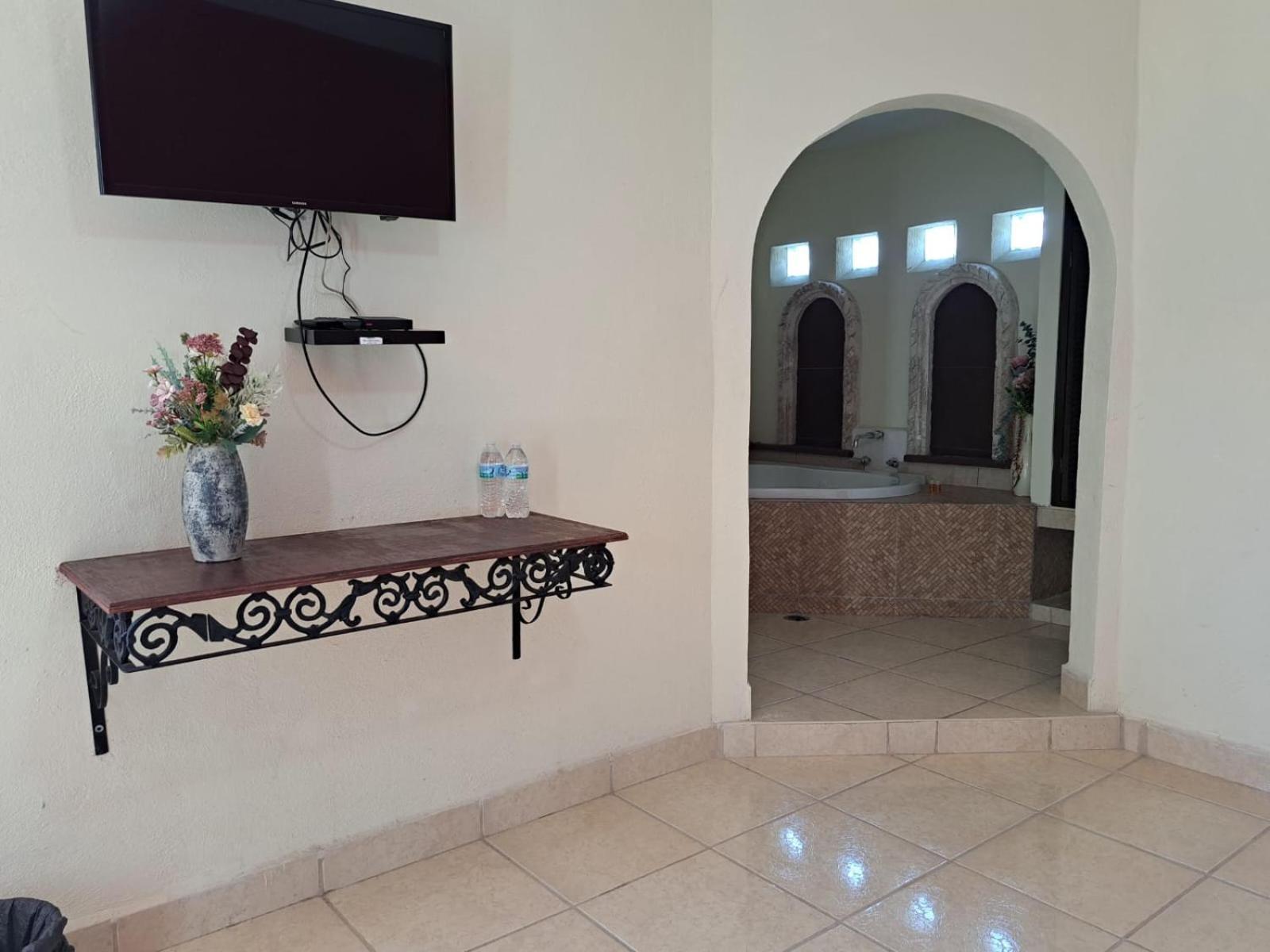 Deluxe King Suite
