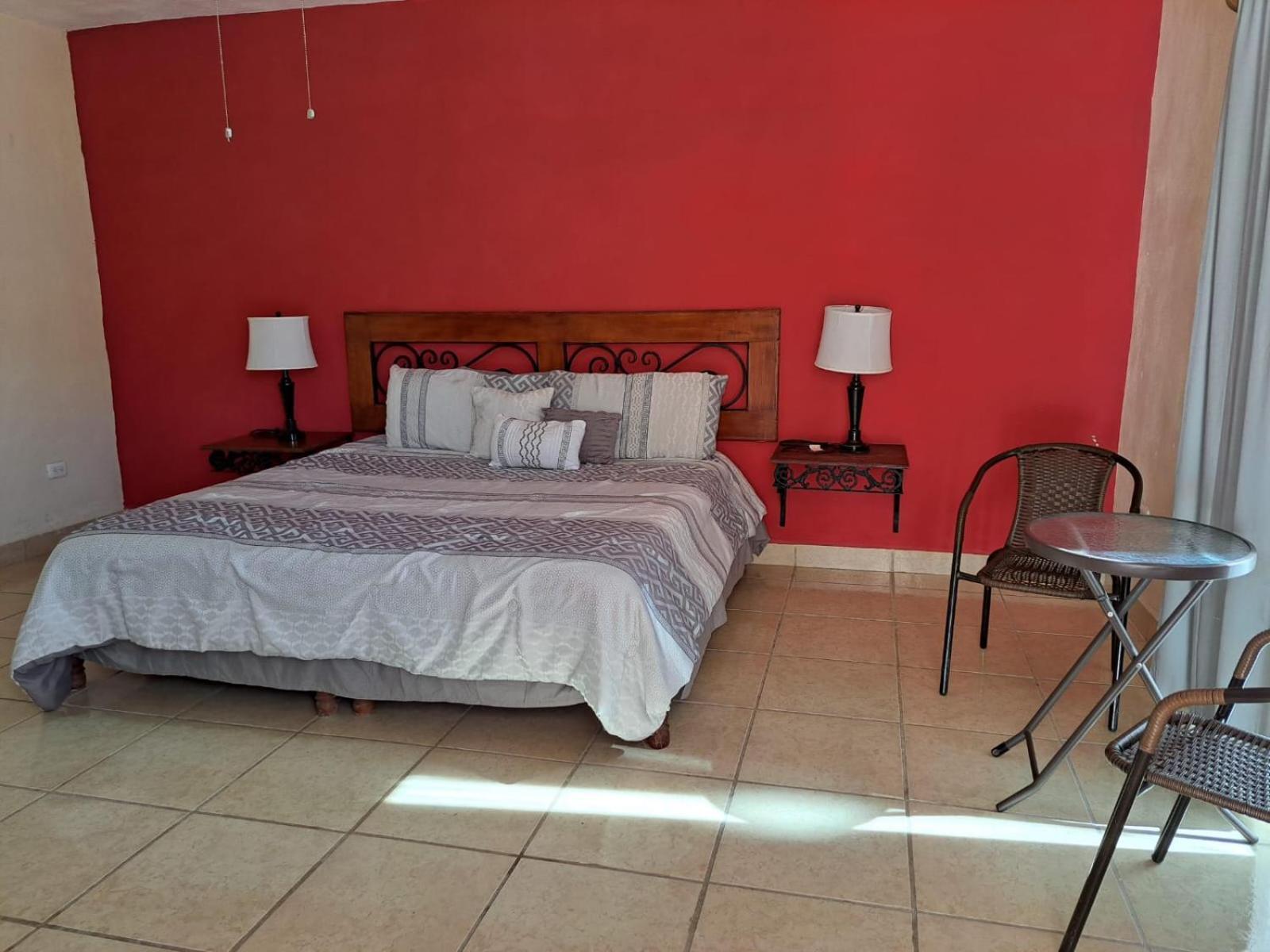 Deluxe King Suite