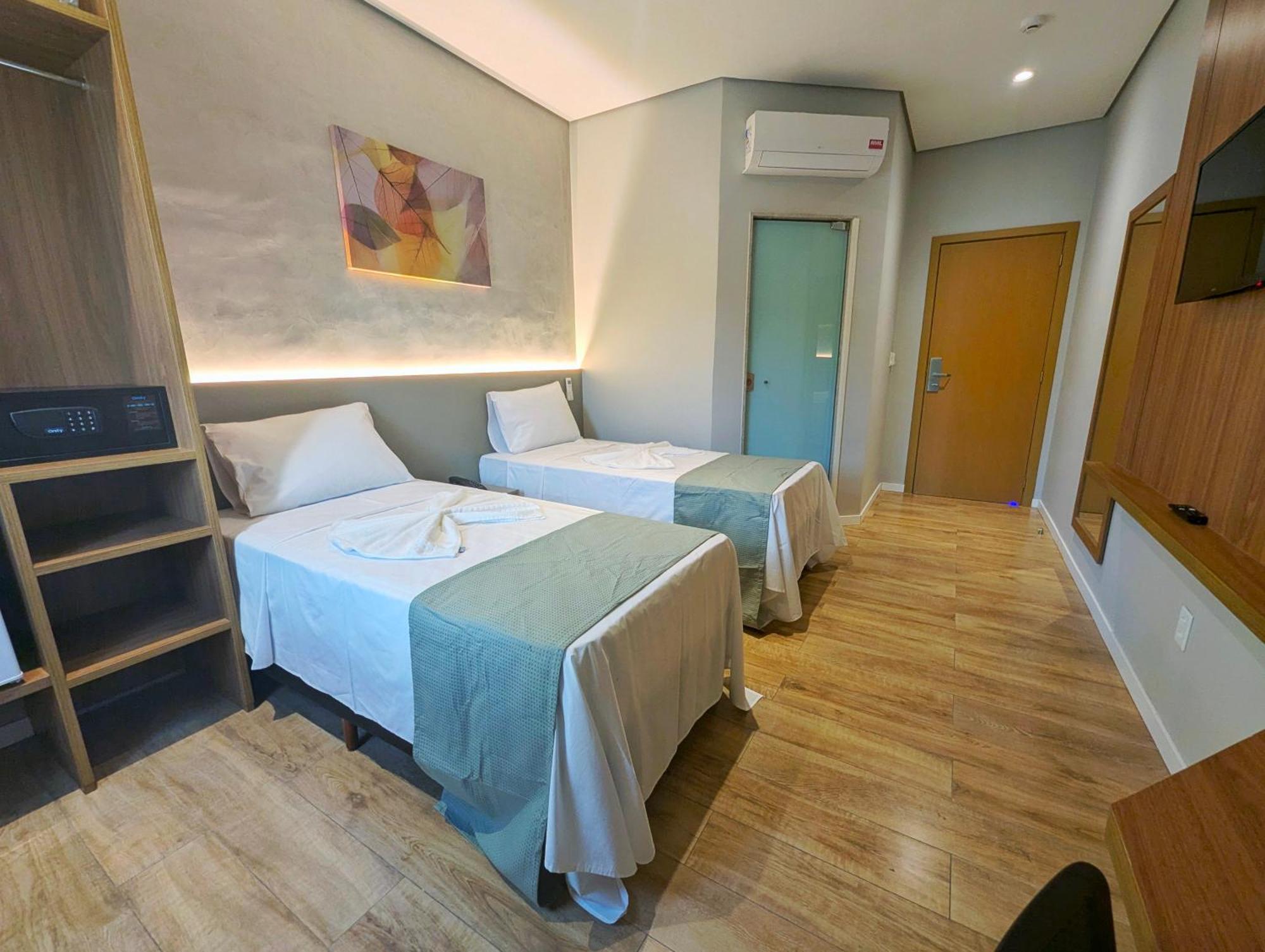 Quarto Deluxe com Cama de Casal ou 2 de Solteiro