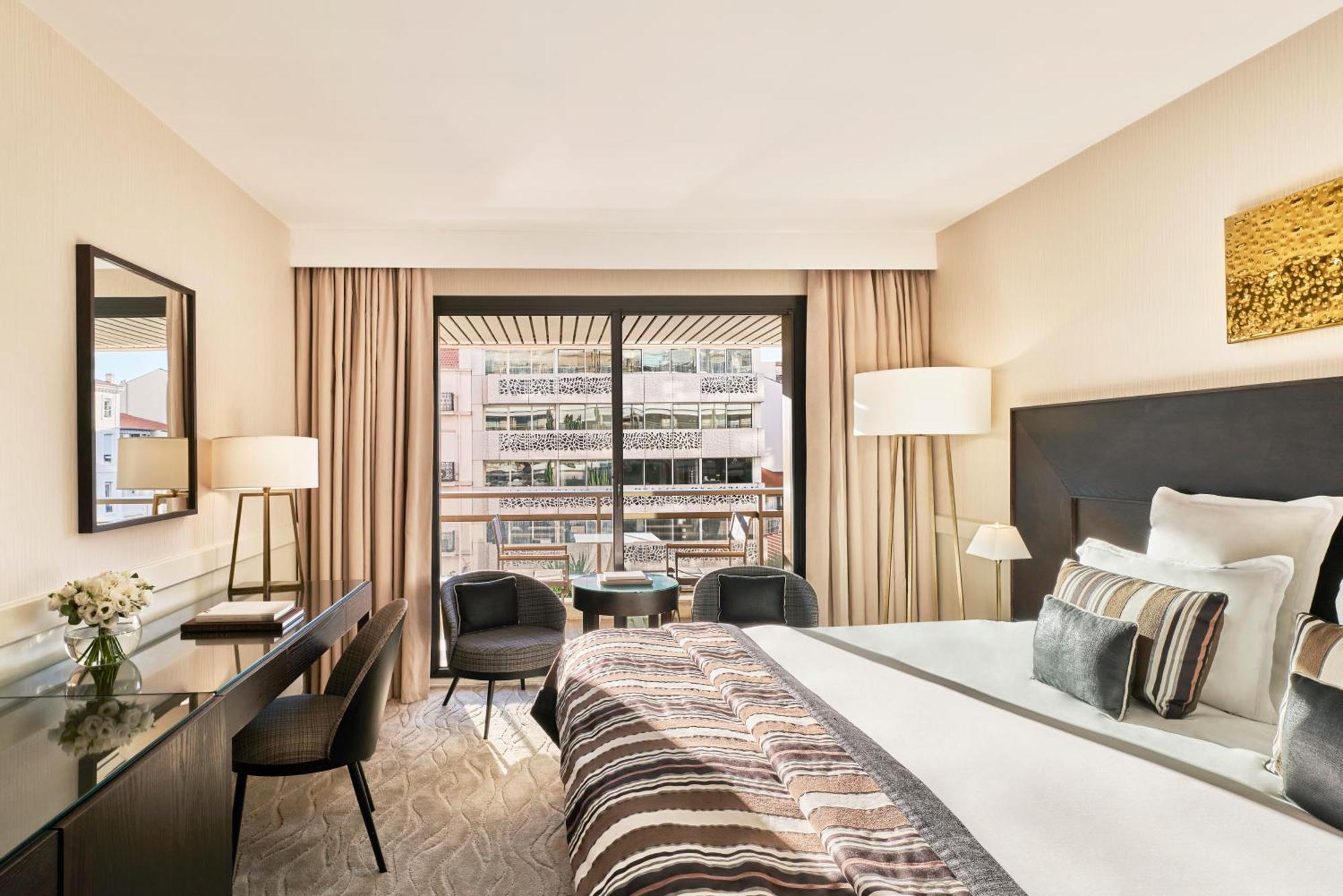Superior Room City View Terrace