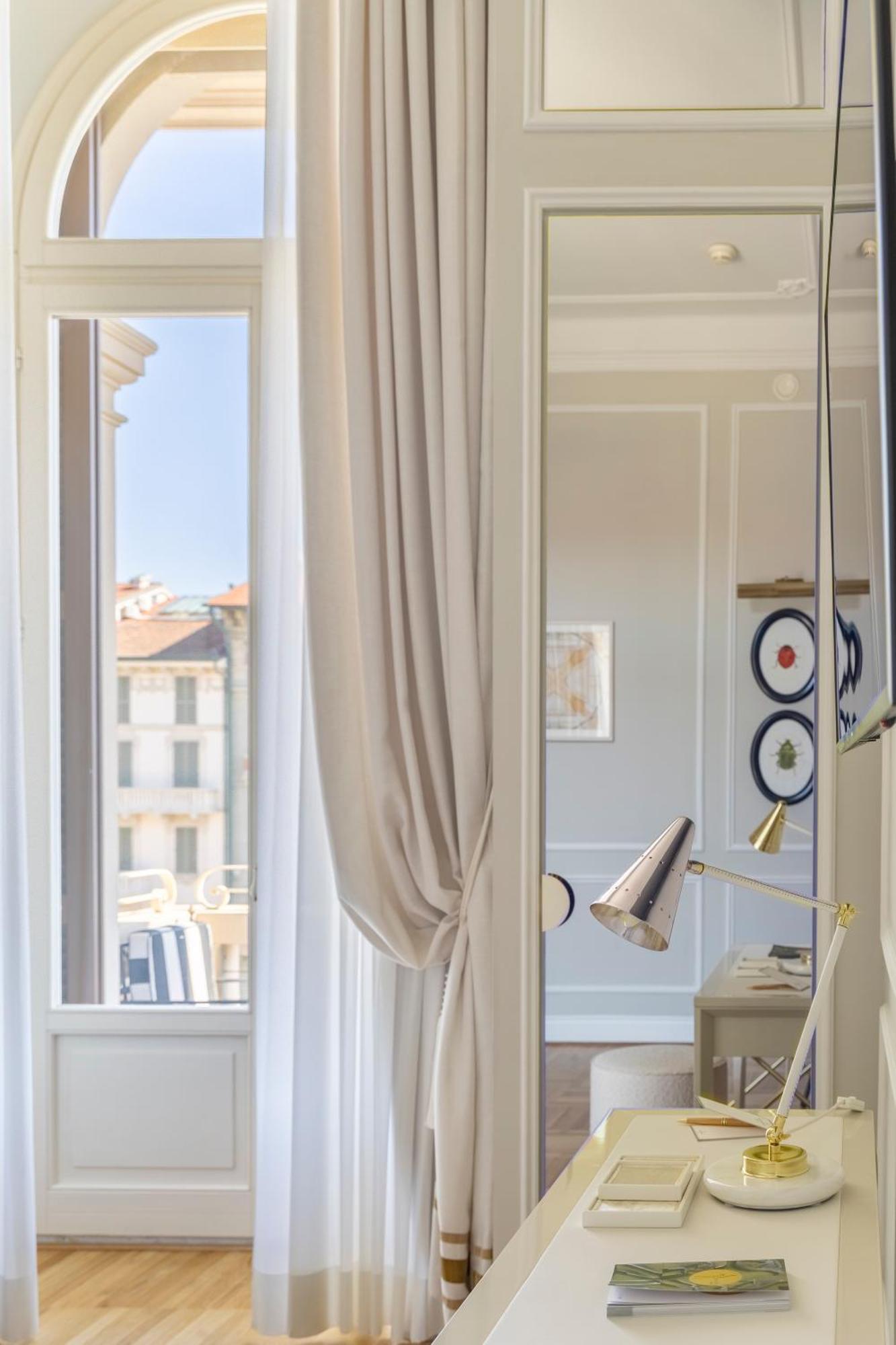 Deluxe Triple Room Partial Sea View