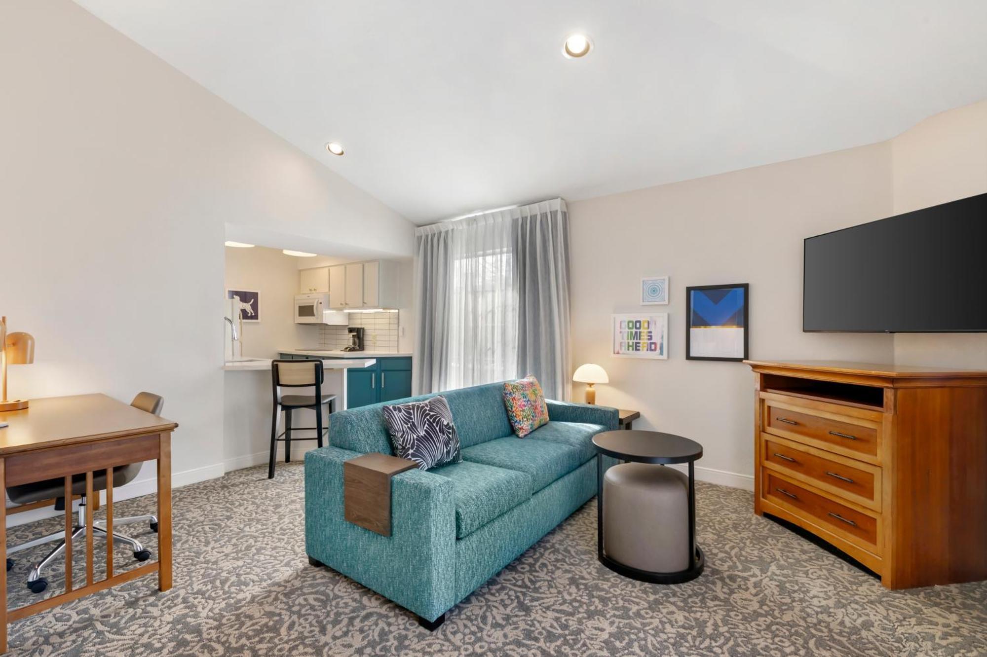 One-Bedroom King Suite