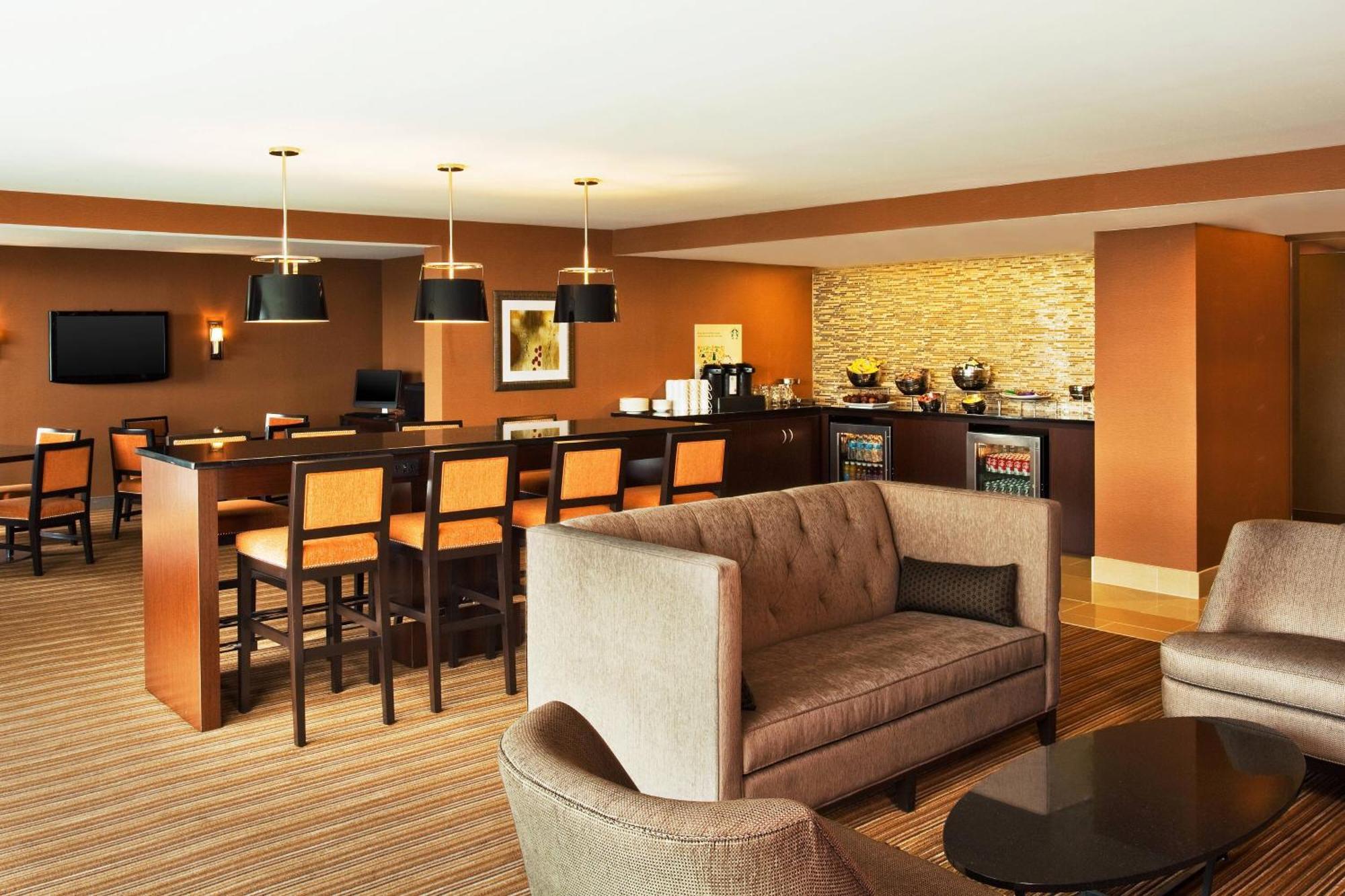 Club King Room Lounge Access