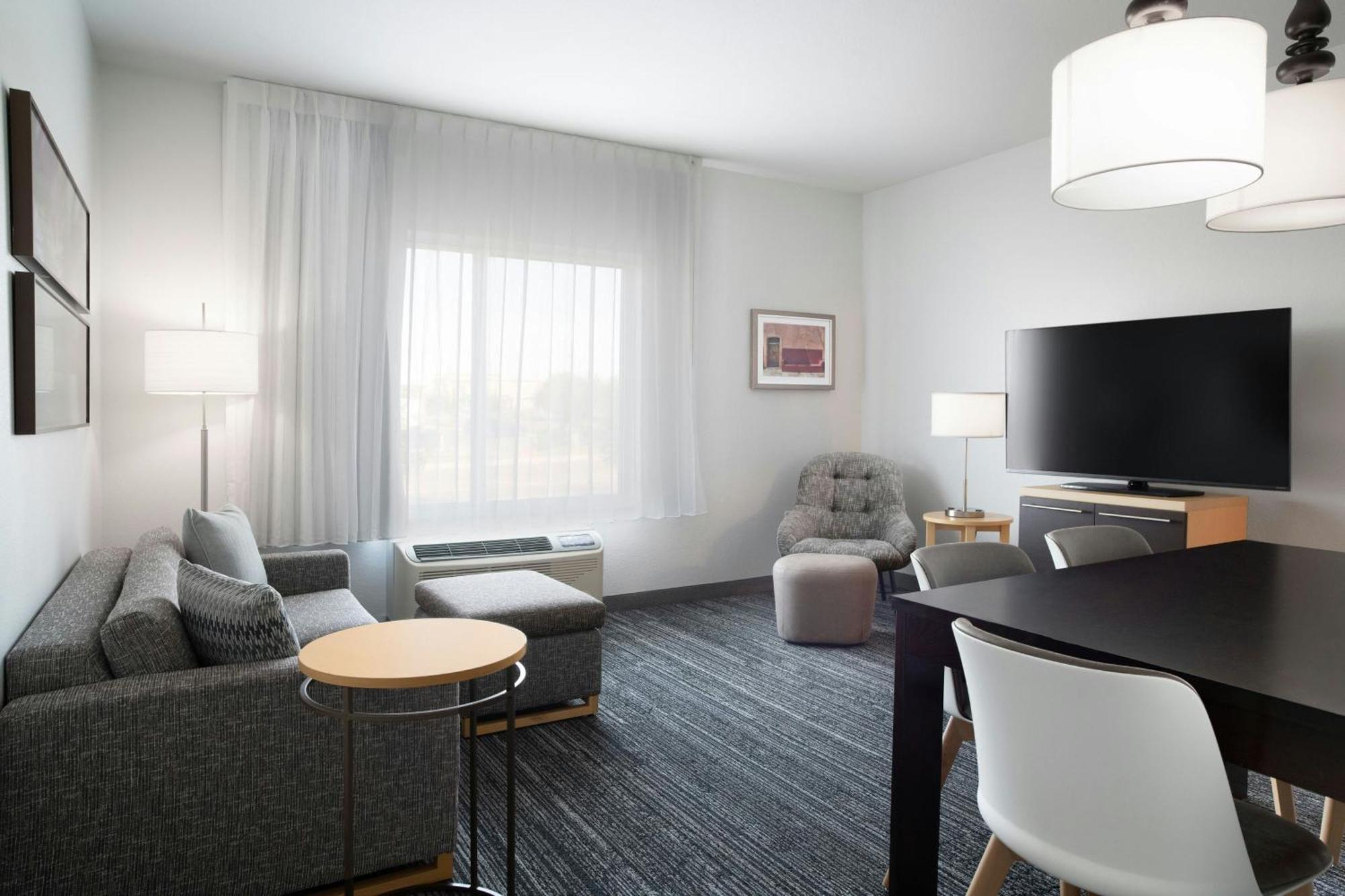 Two-Bedroom Suite City View