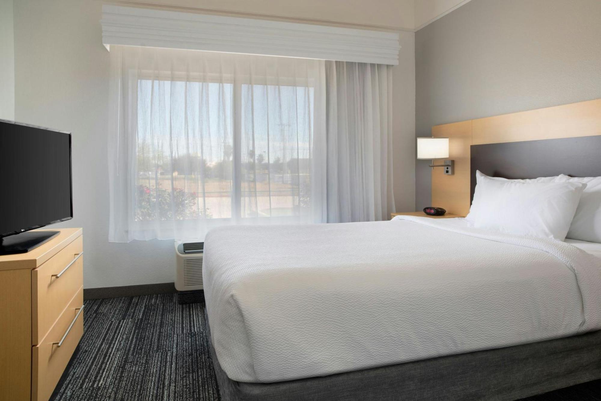 Two-Bedroom Suite City View