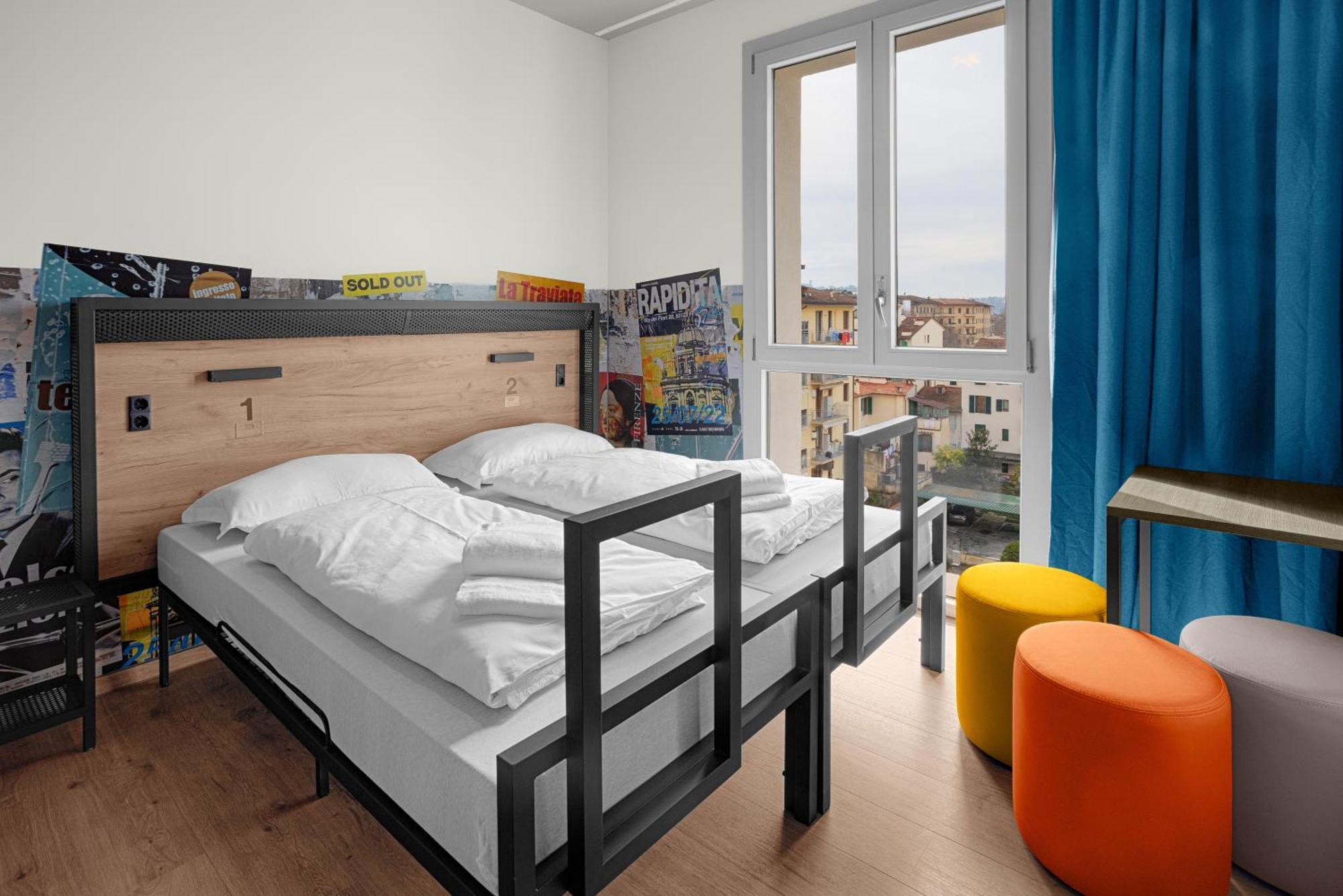 Quarto com 2 Camas de Solteiro