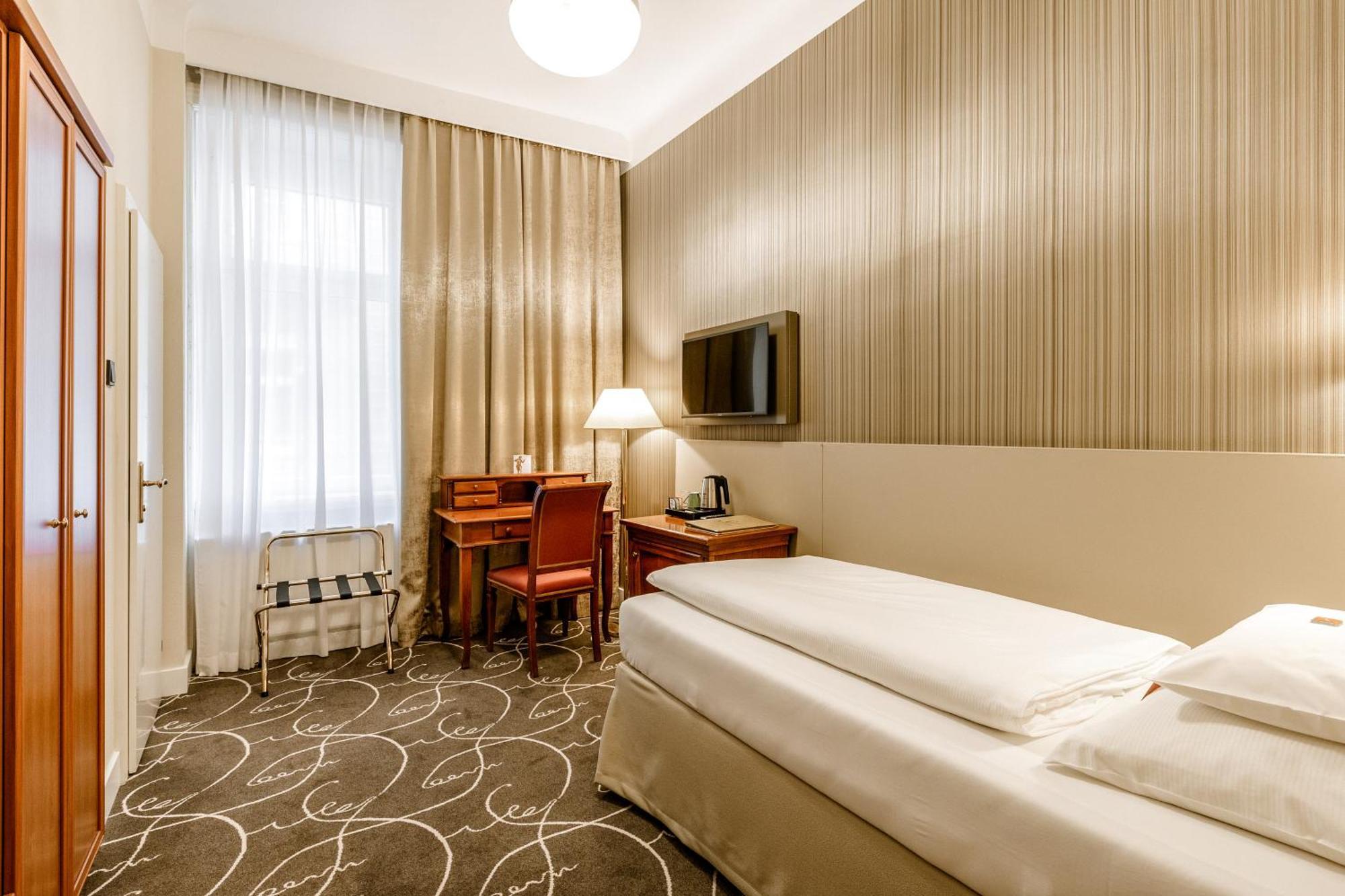 Single Room,1649879056:JPEG
