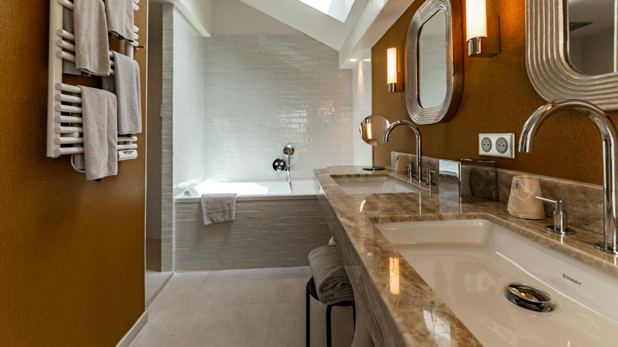 Suite City View