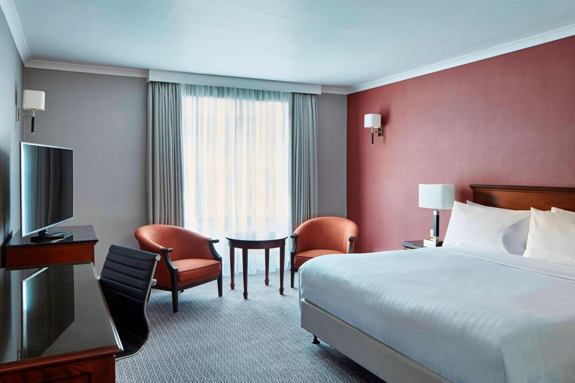 Deluxe Queen Room