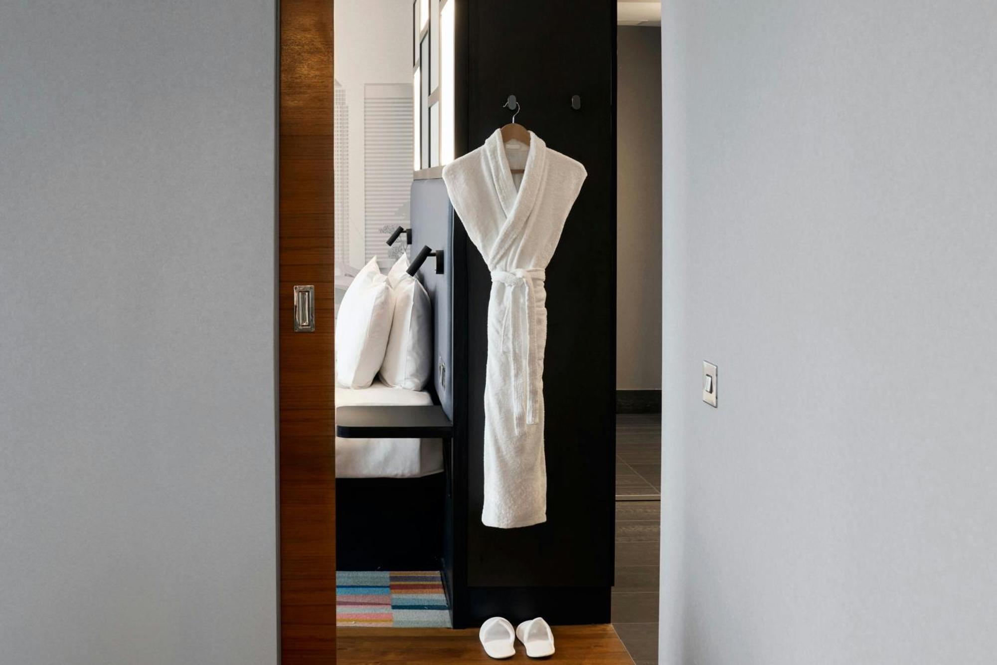 Urban Room Guest room 1 King High Floor