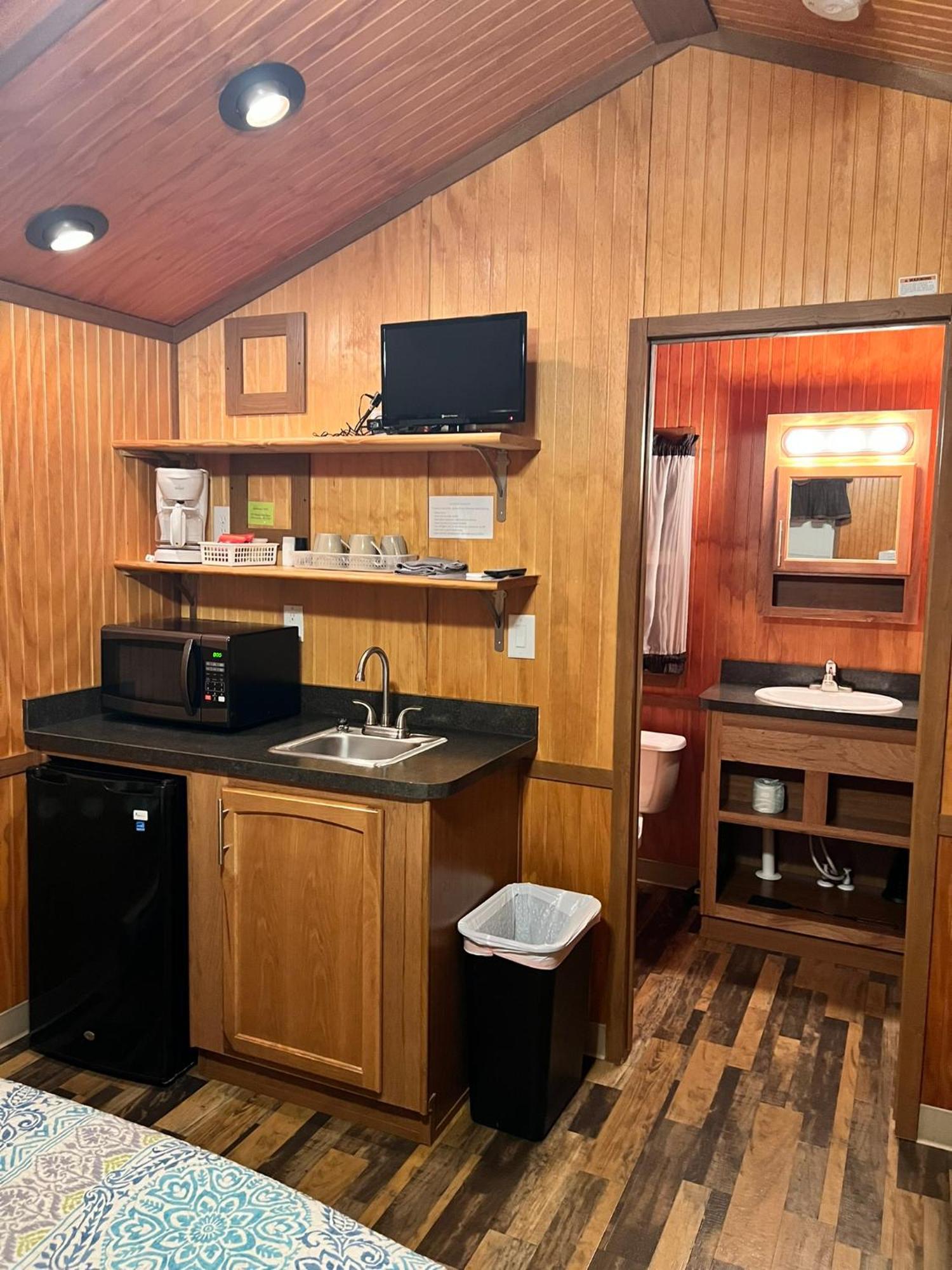 Mobile Home,1646744700:JPEG