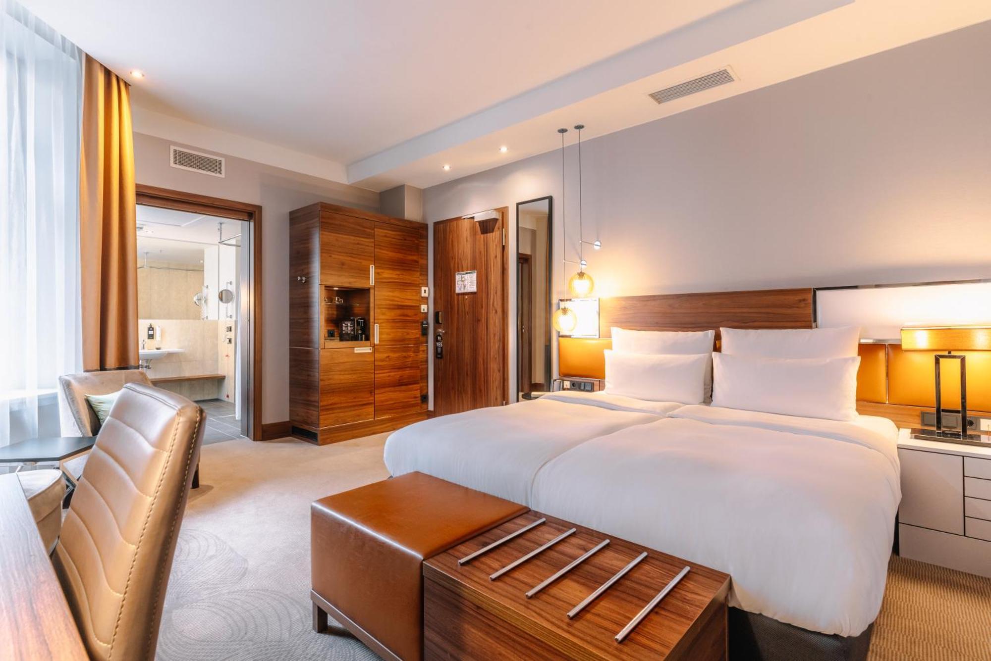 Kamer met Kingsize Bed - Geschikt voor Mensen met een Lichamelijk Beperking