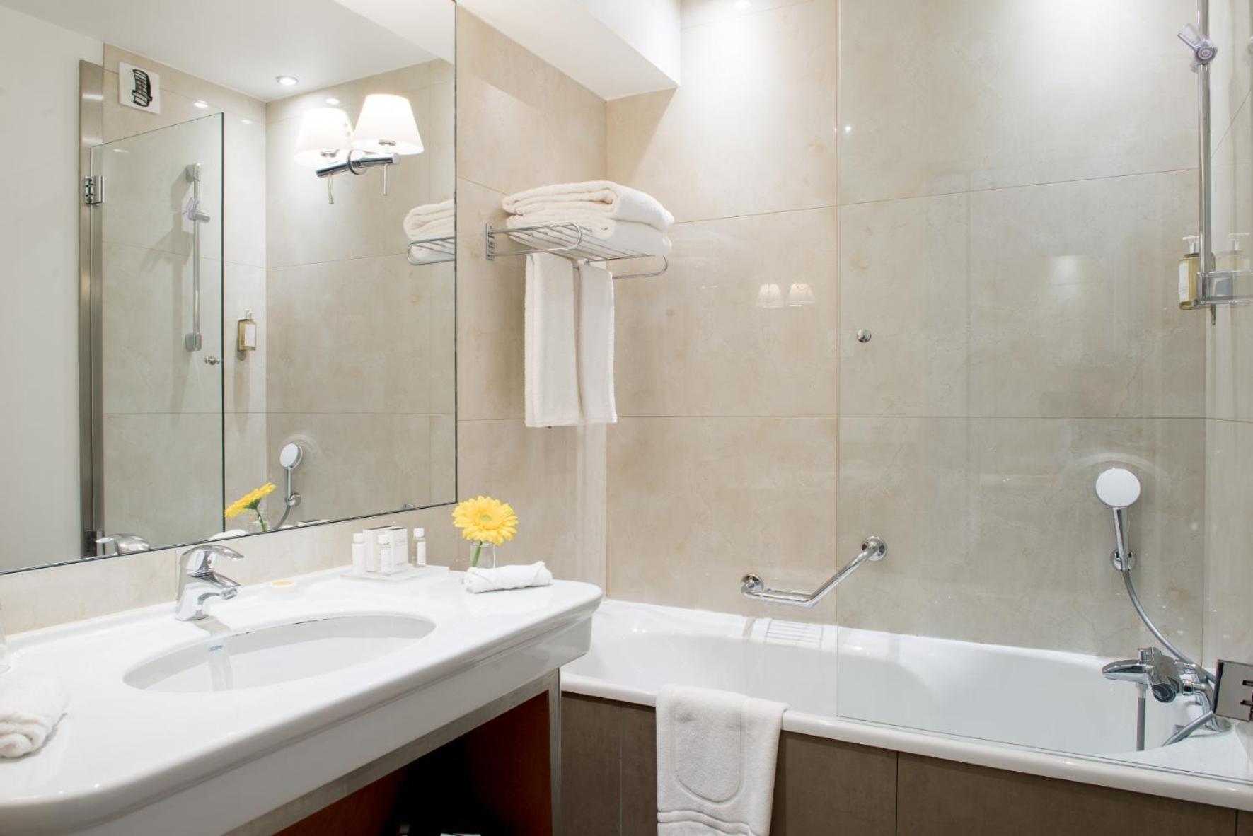 Chambre Lit Queen-Size Classique - Accès au Spa Inclus - Réservation Nécessaire