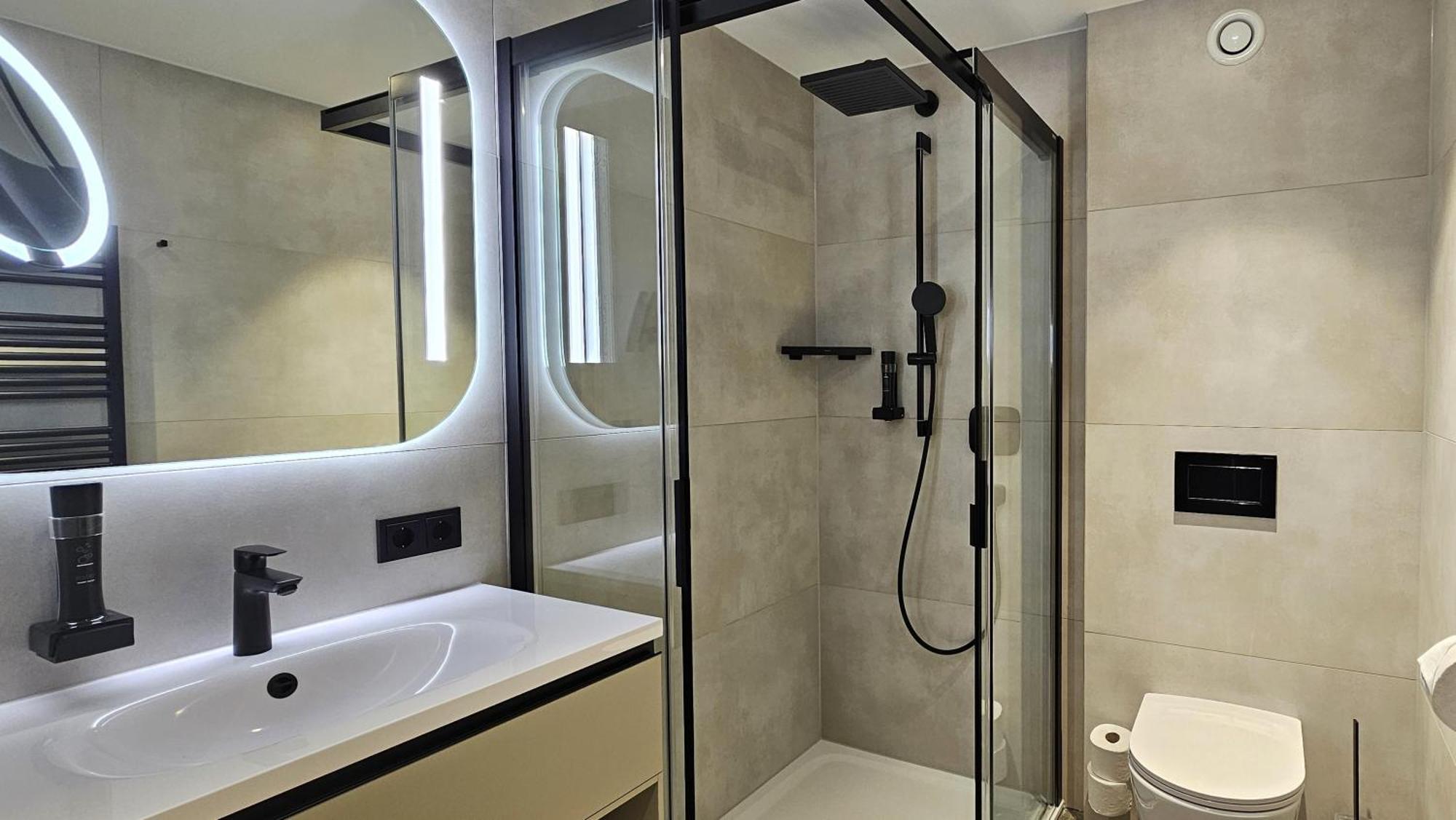 Deluxe Double or Twin Room Mountain View