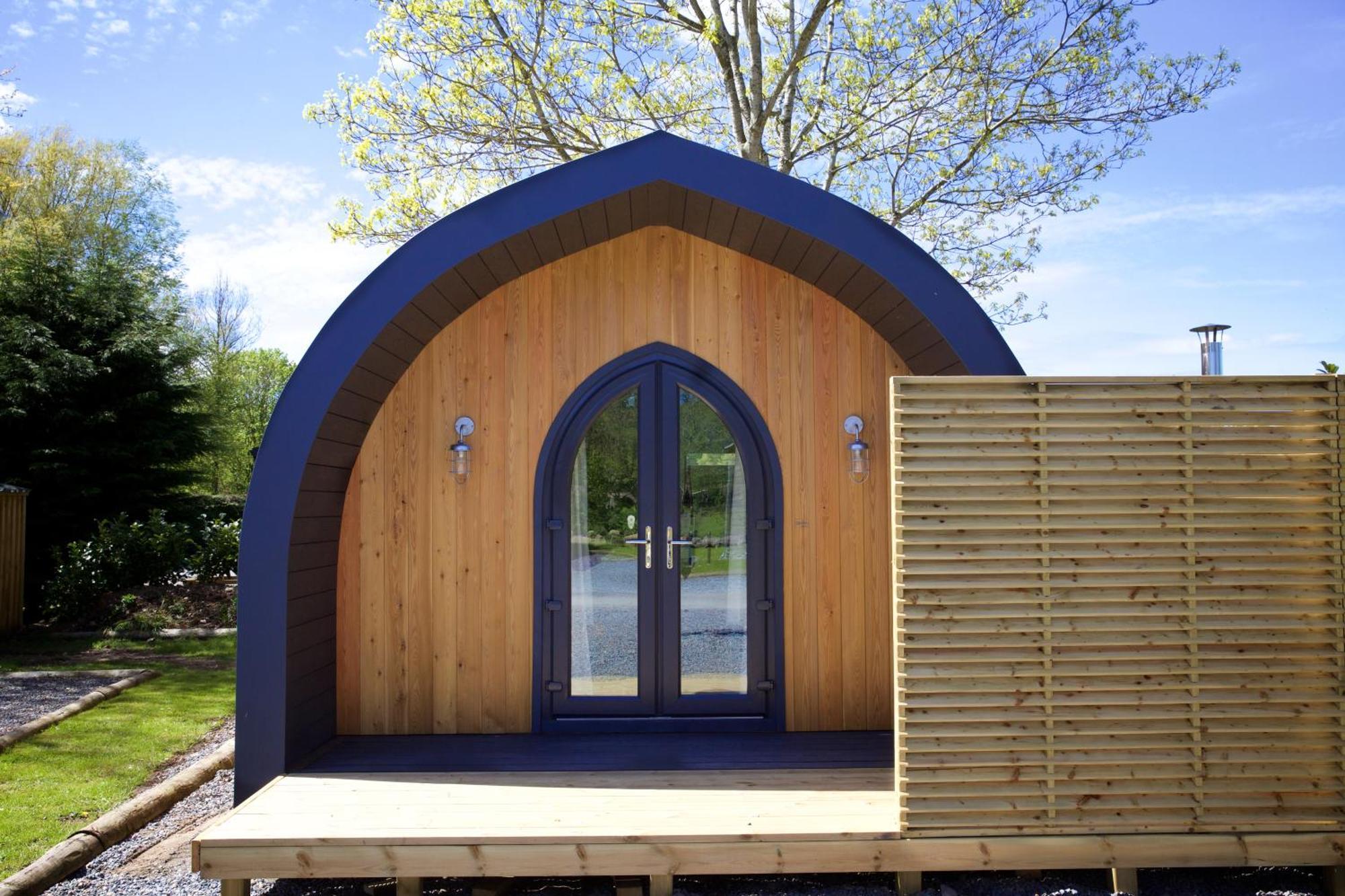 Superior Ensuite Pod Wood Fired Hot Tub Pet Friendly