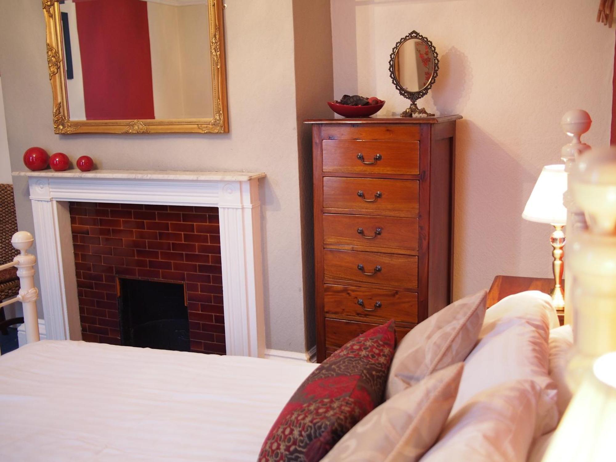 Double Room Private Bathroom