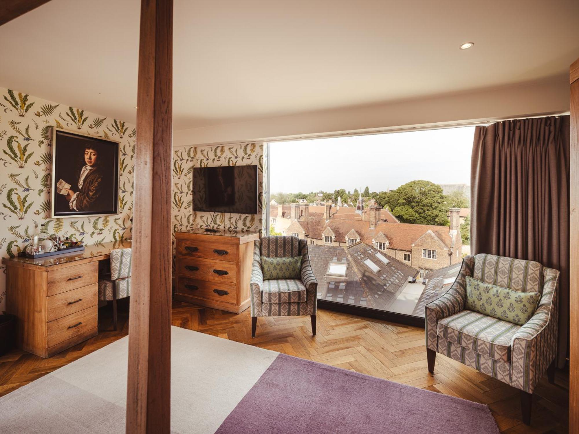 Superior King Room