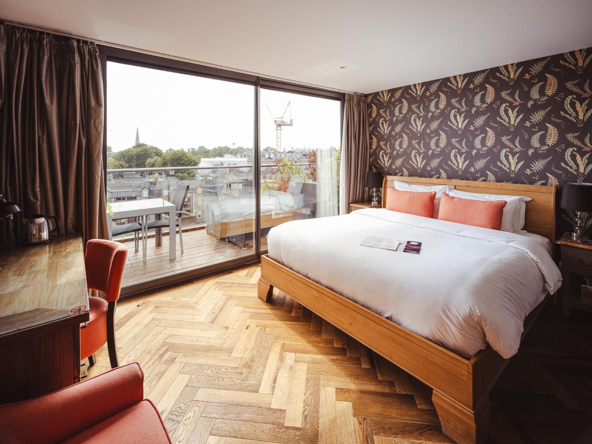 Superior King Room