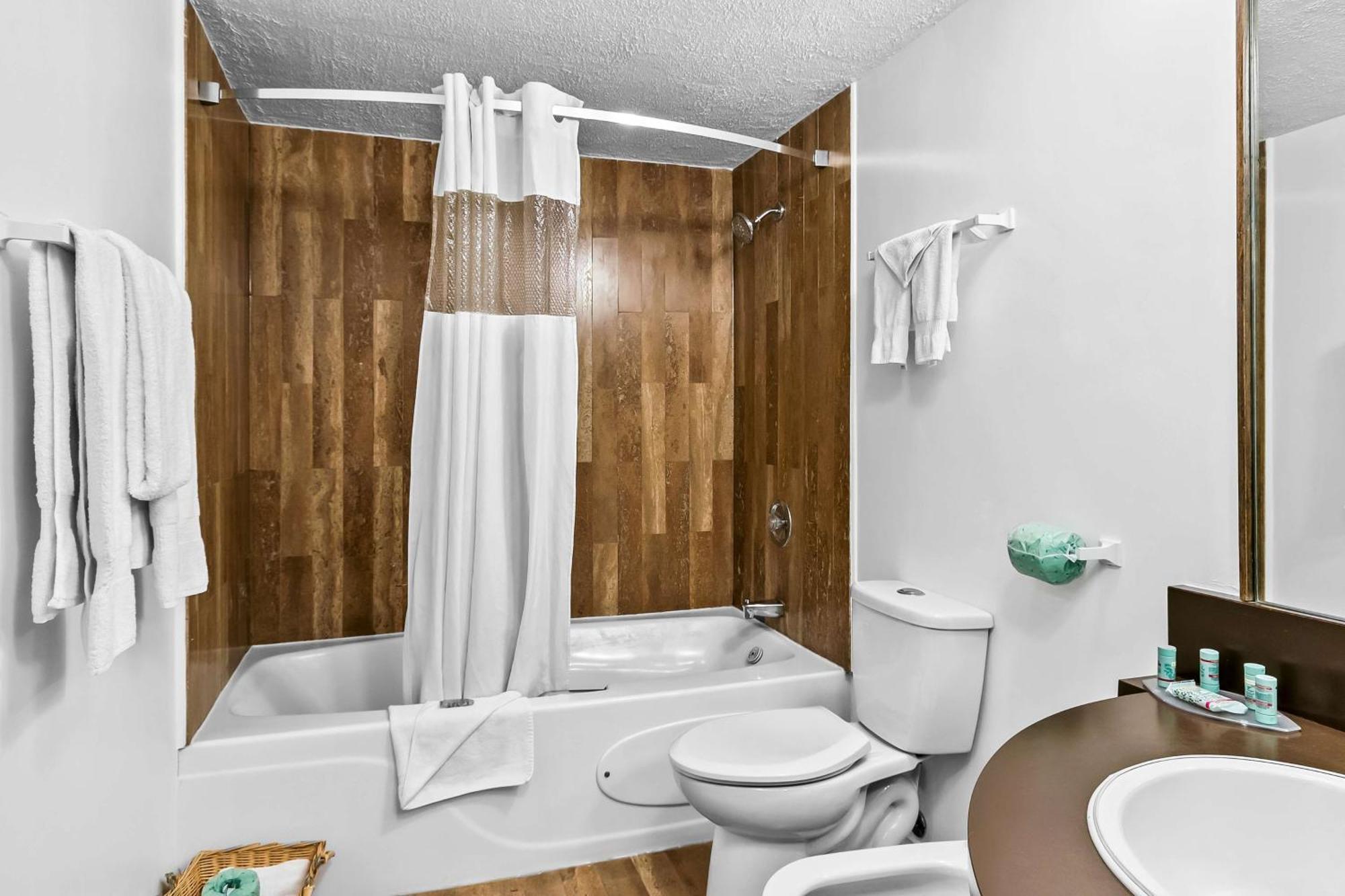 King Room Jetted Tub