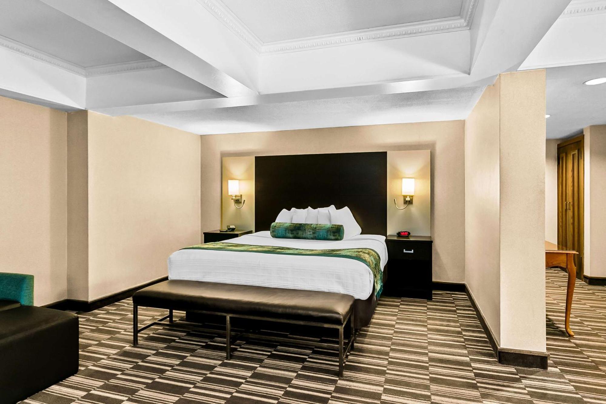 King Room Jetted Tub