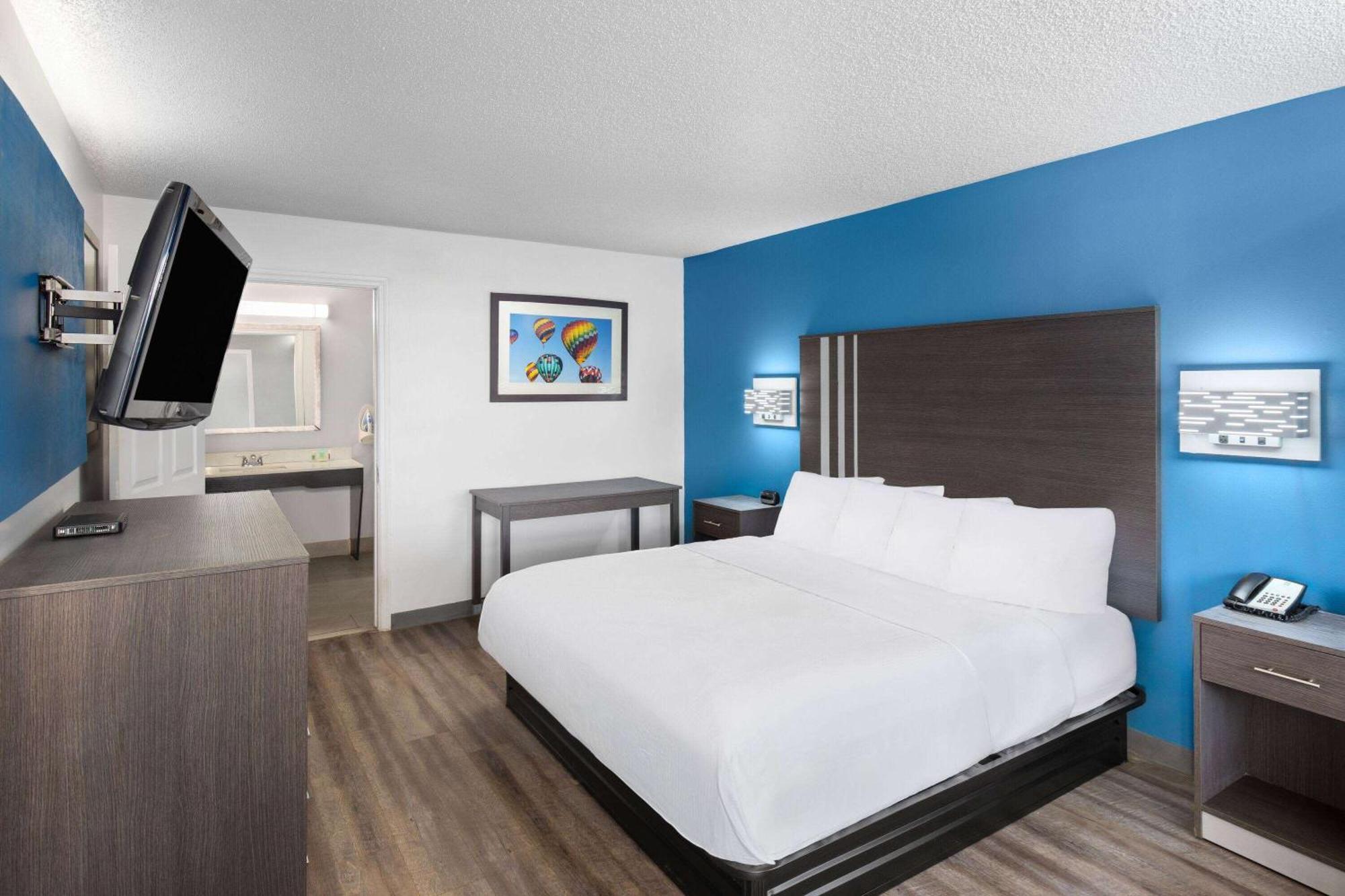 King Room - Mobility Access/Non-Smoking