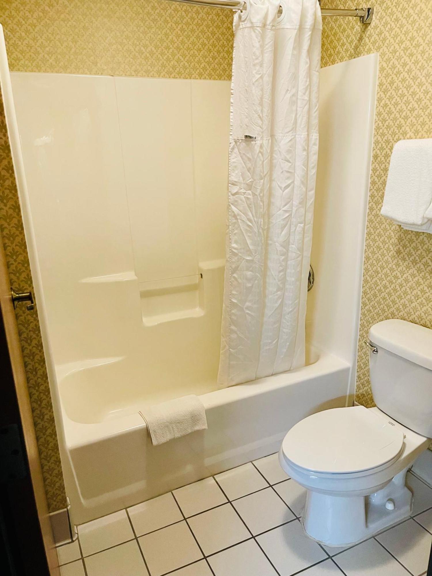 Double Room Two Double Beds Non-Smoking