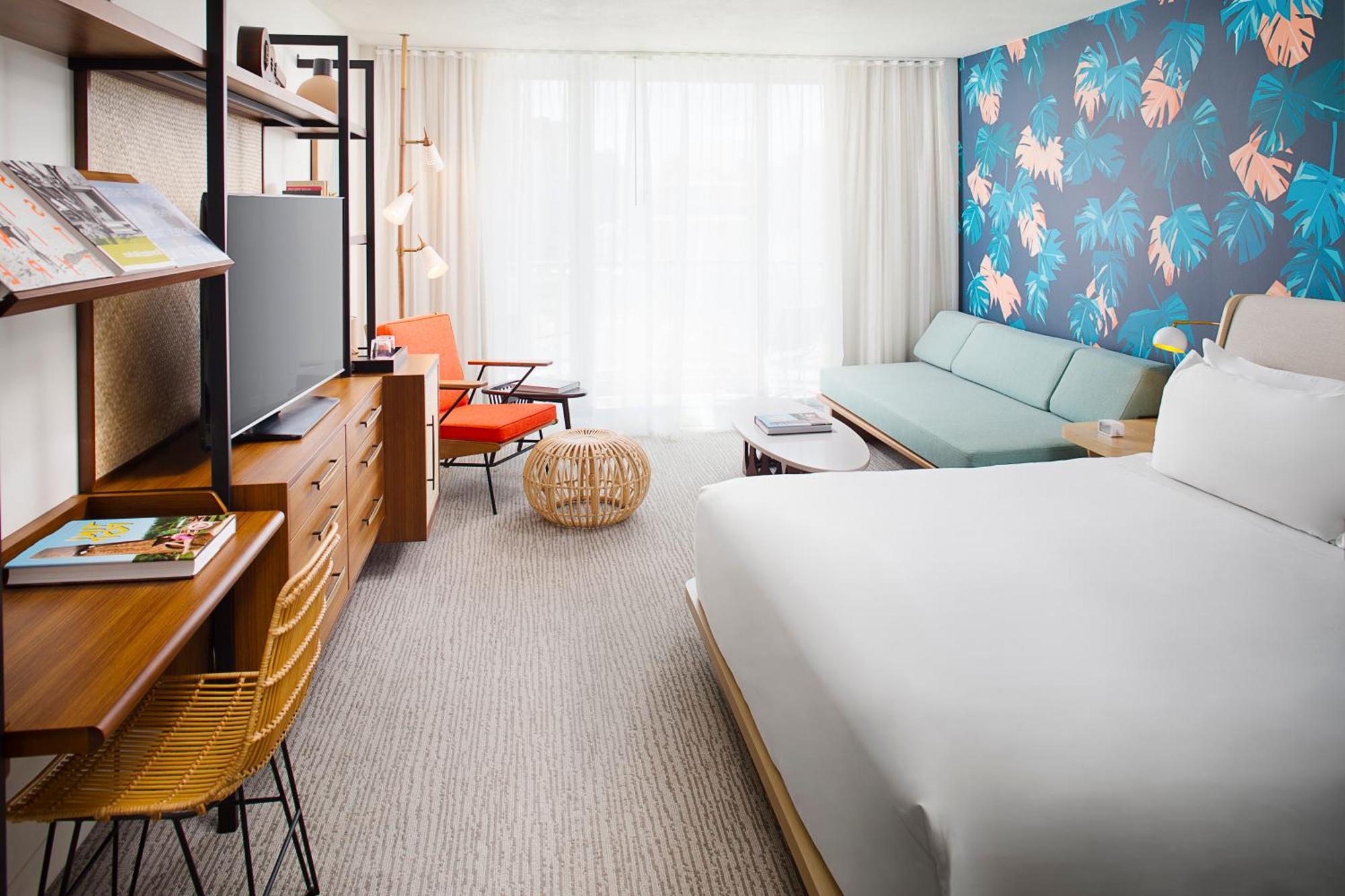 Deluxe King Room Twin Bed Balcony