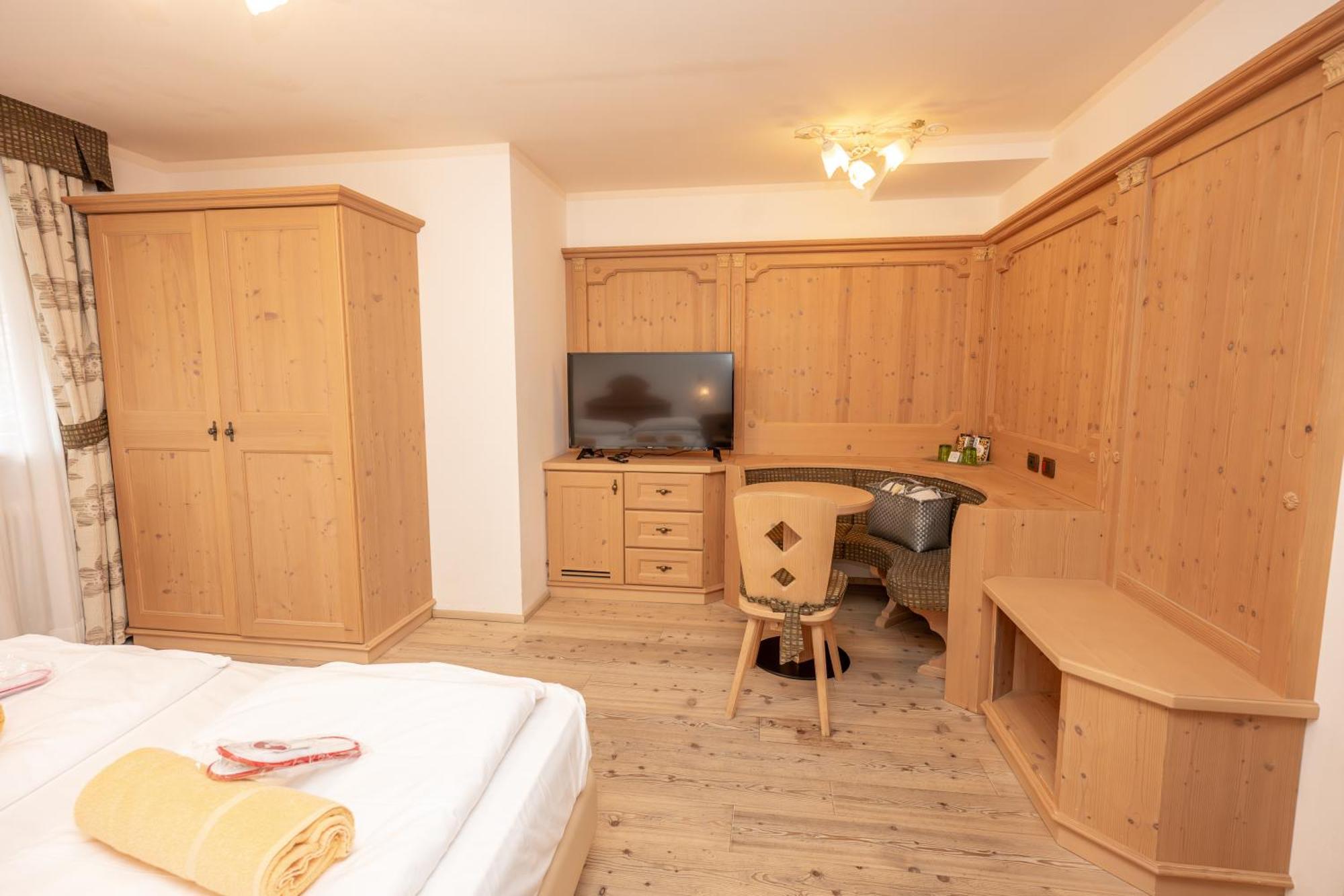 Double or Twin Room Balcony,1649018588:JPEG