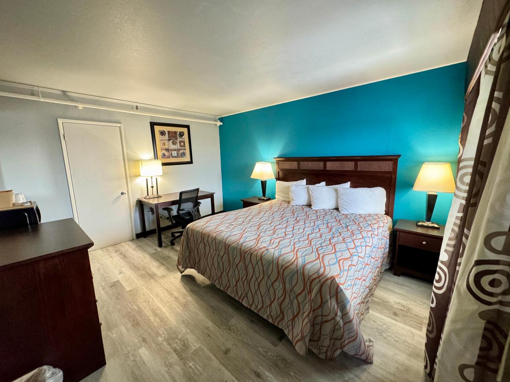 Deluxe King Room,1649027443:JPEG