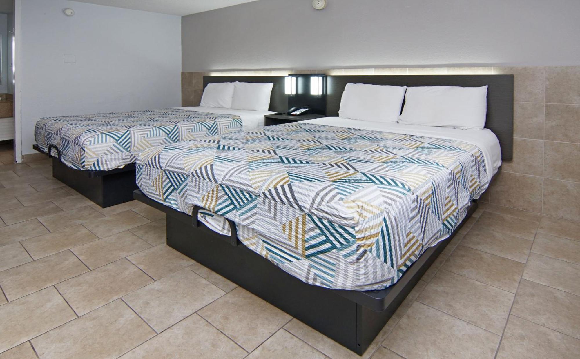 Quadruple Room Non-Smoking,1649885016:JPEG