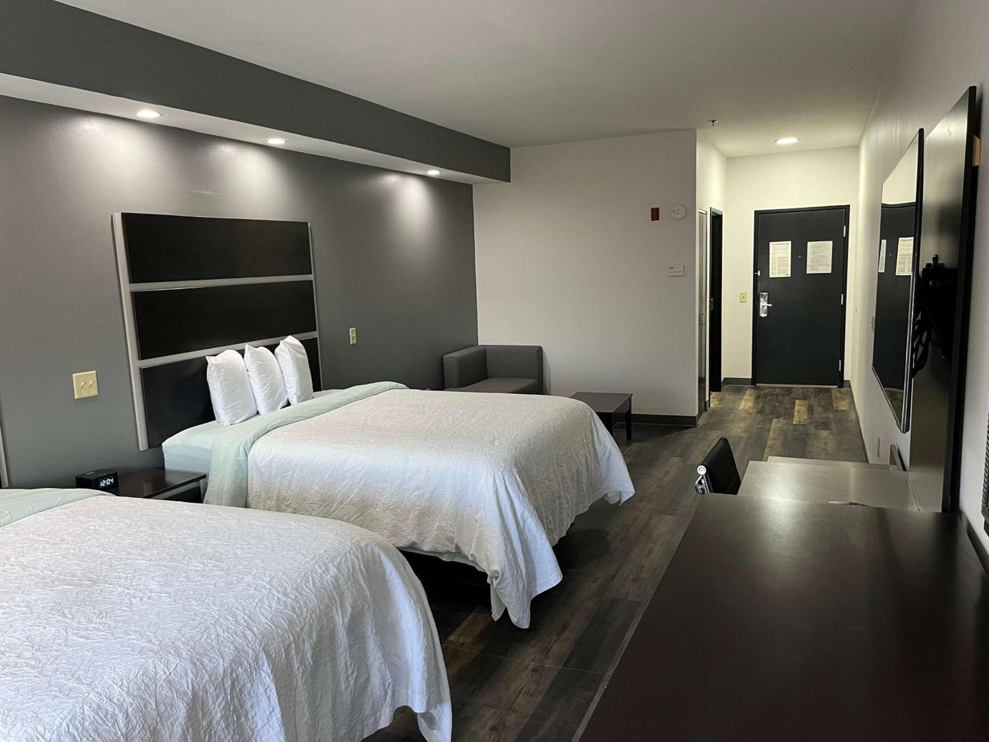 Standard Queen Room Two Queen Beds