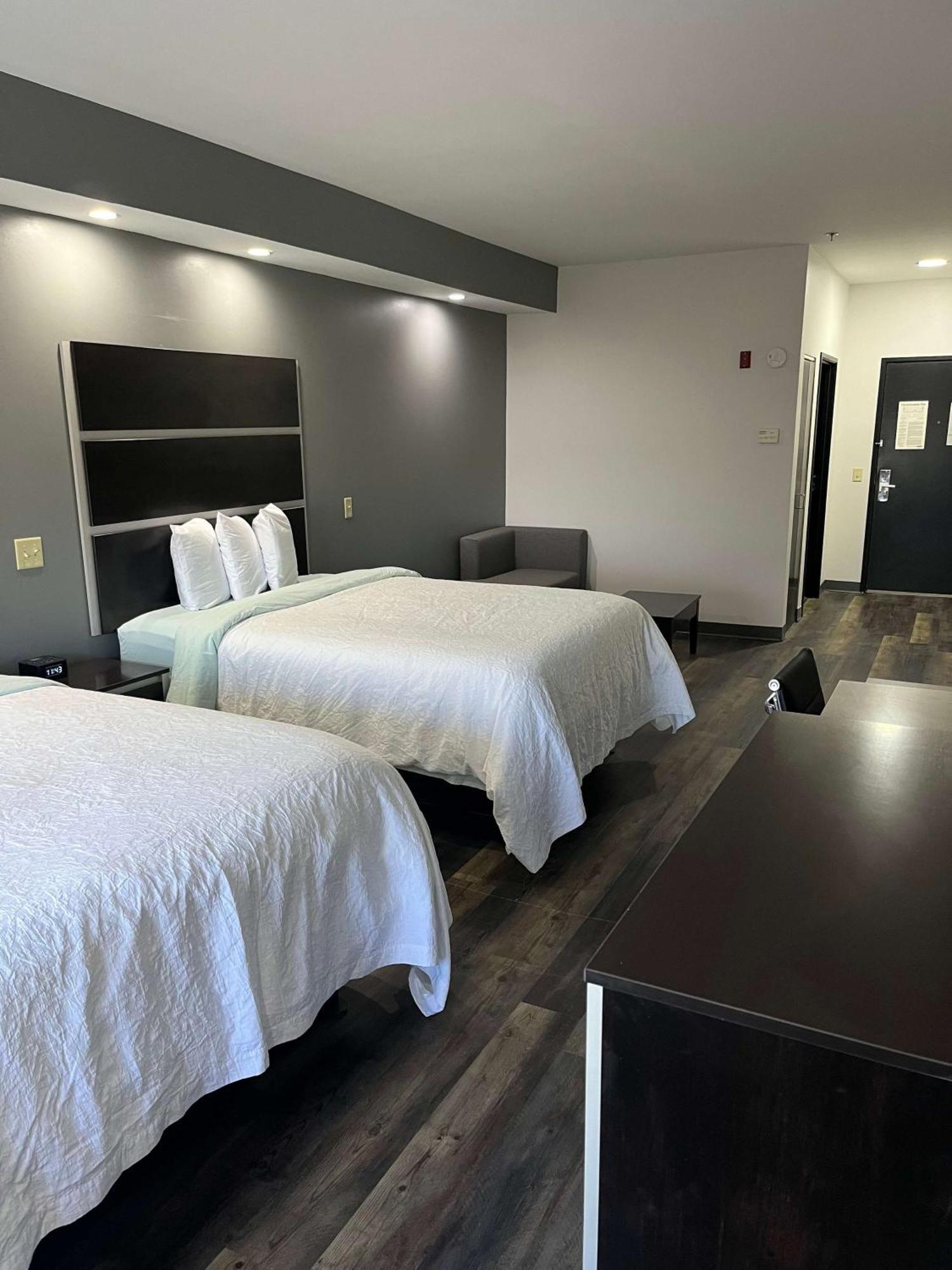 Standard Queen Room Two Queen Beds