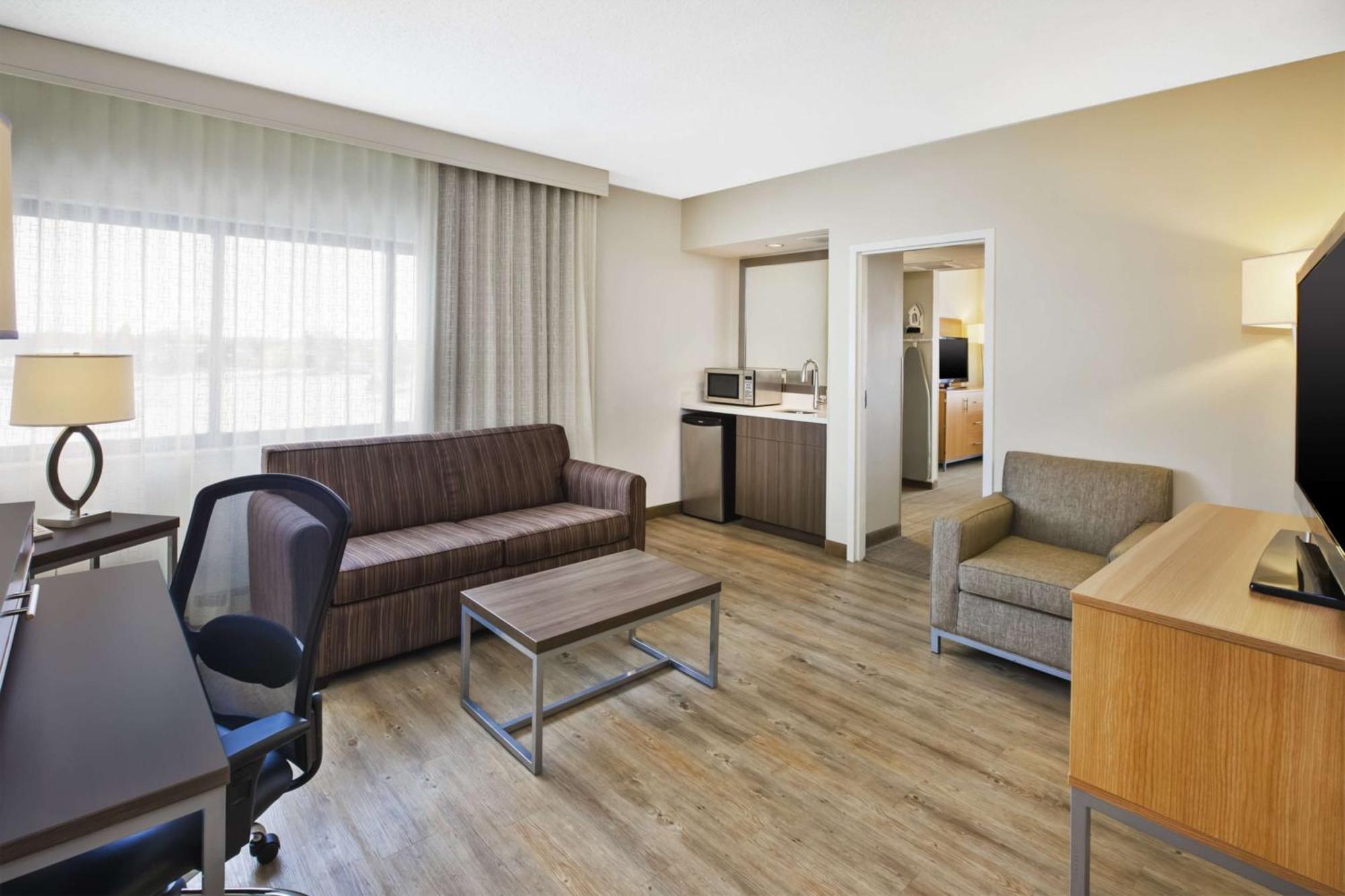 Corner King Suite