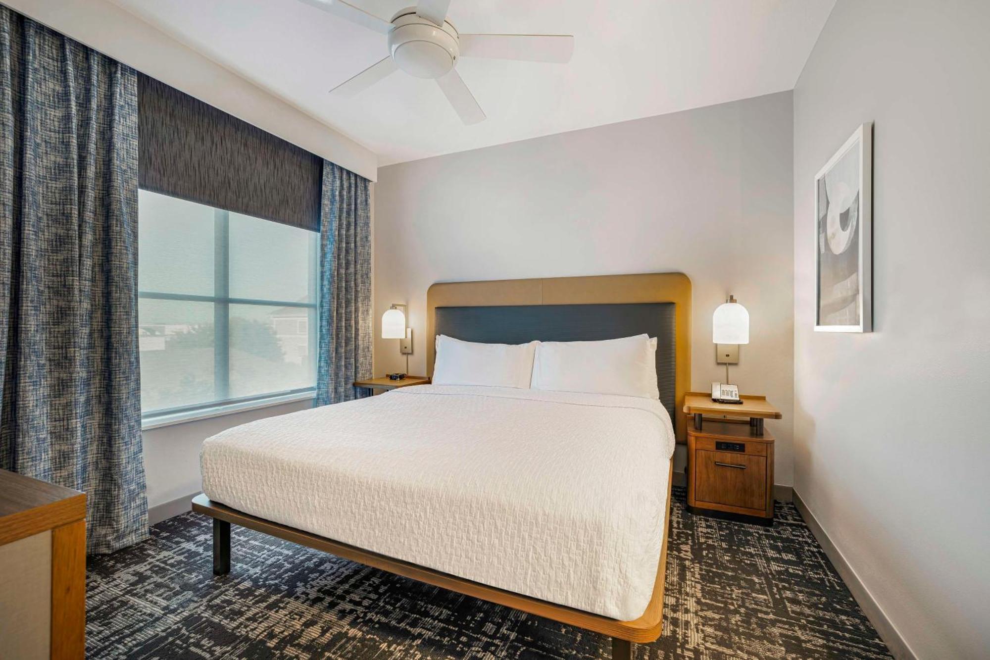 One-Bedroom King Suite Non-Smoking