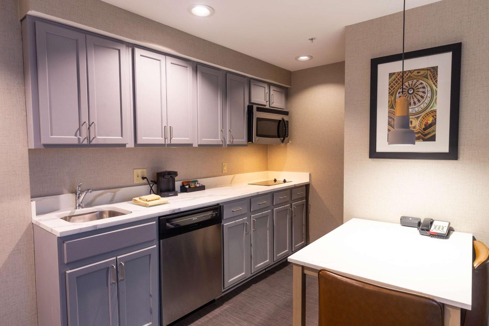 King Studio Suite