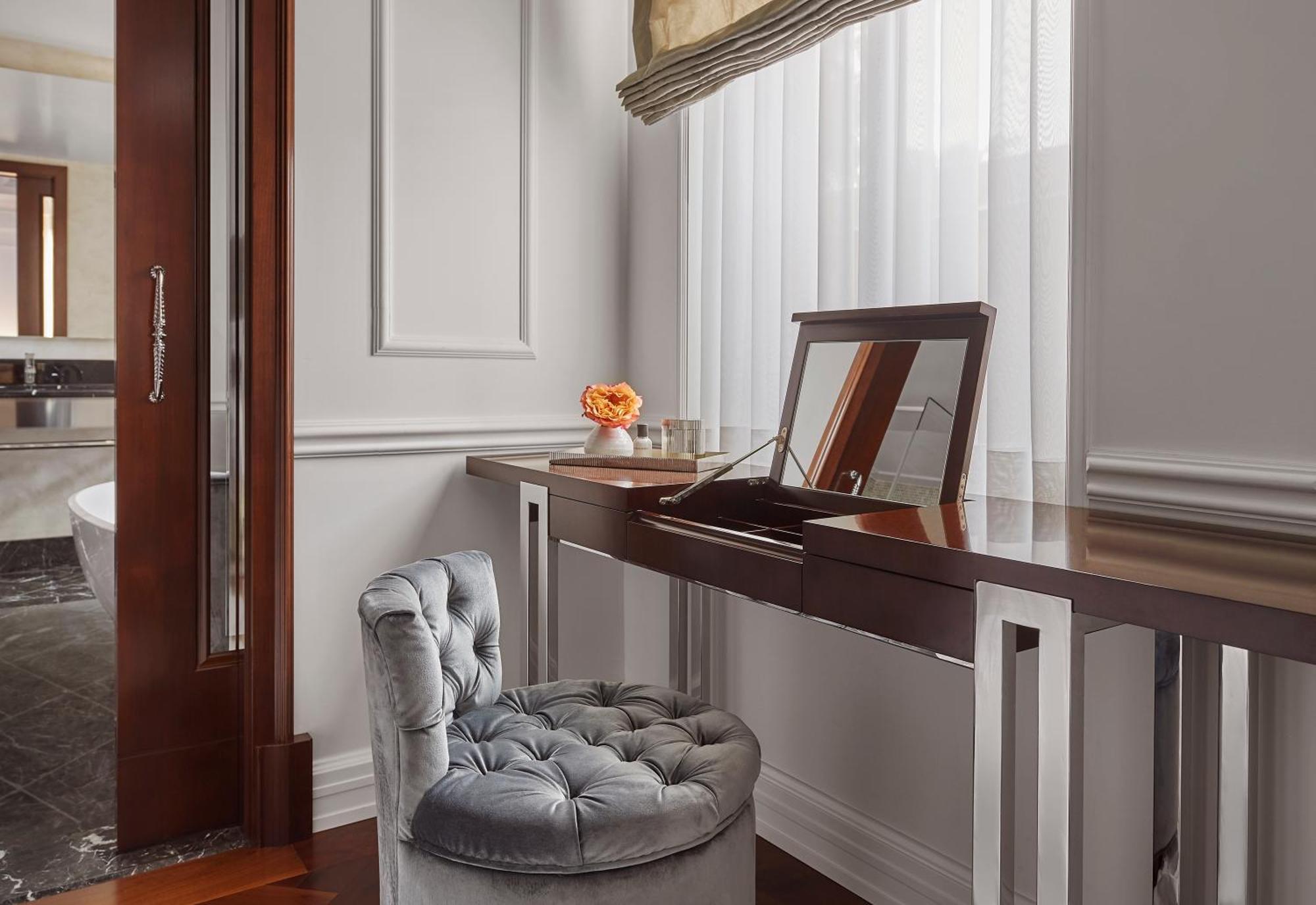Rosewood Suite
