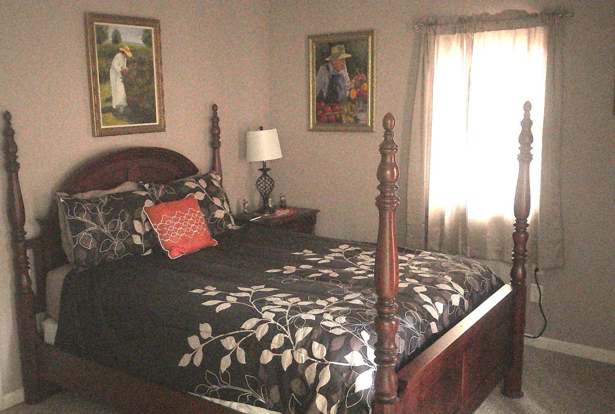 Queen Room