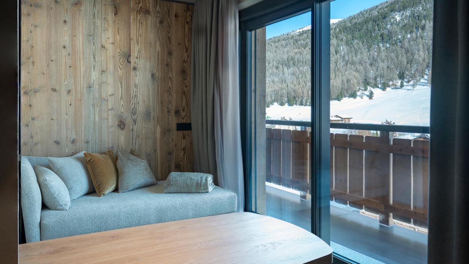 Superior Double or Twin Room Balcony Mountain View