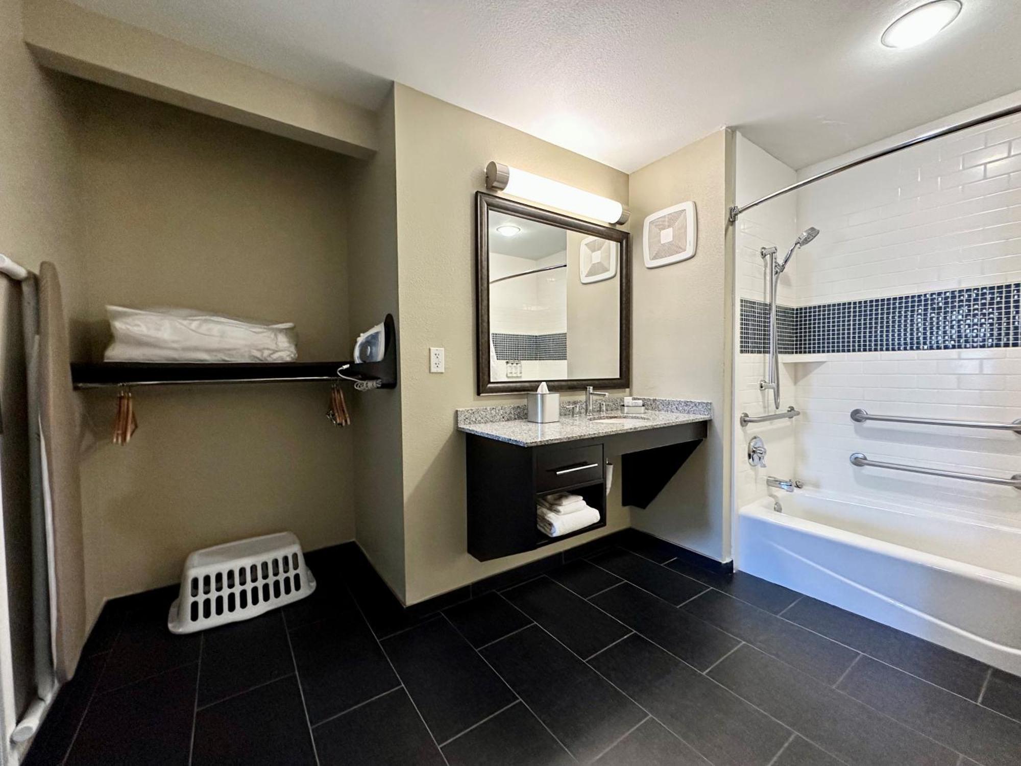 King Studio Suite Bath Tub Mobility Access