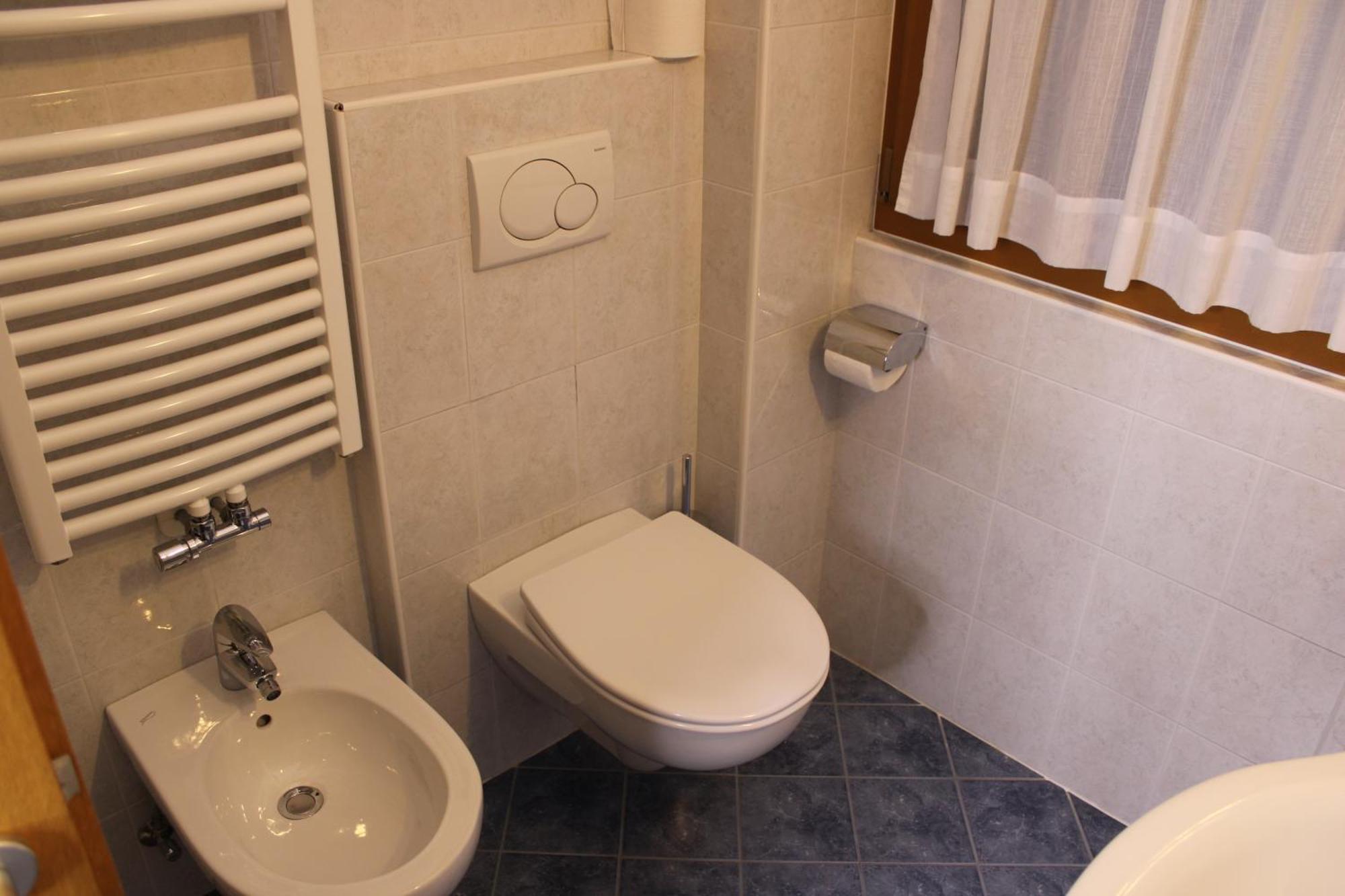 Deluxe Double or Twin Room,1677145598:JPEG