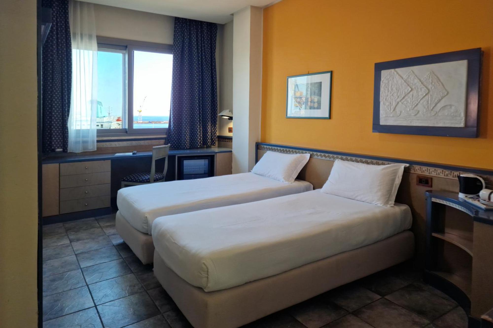 Standard Twin Room Harbour View