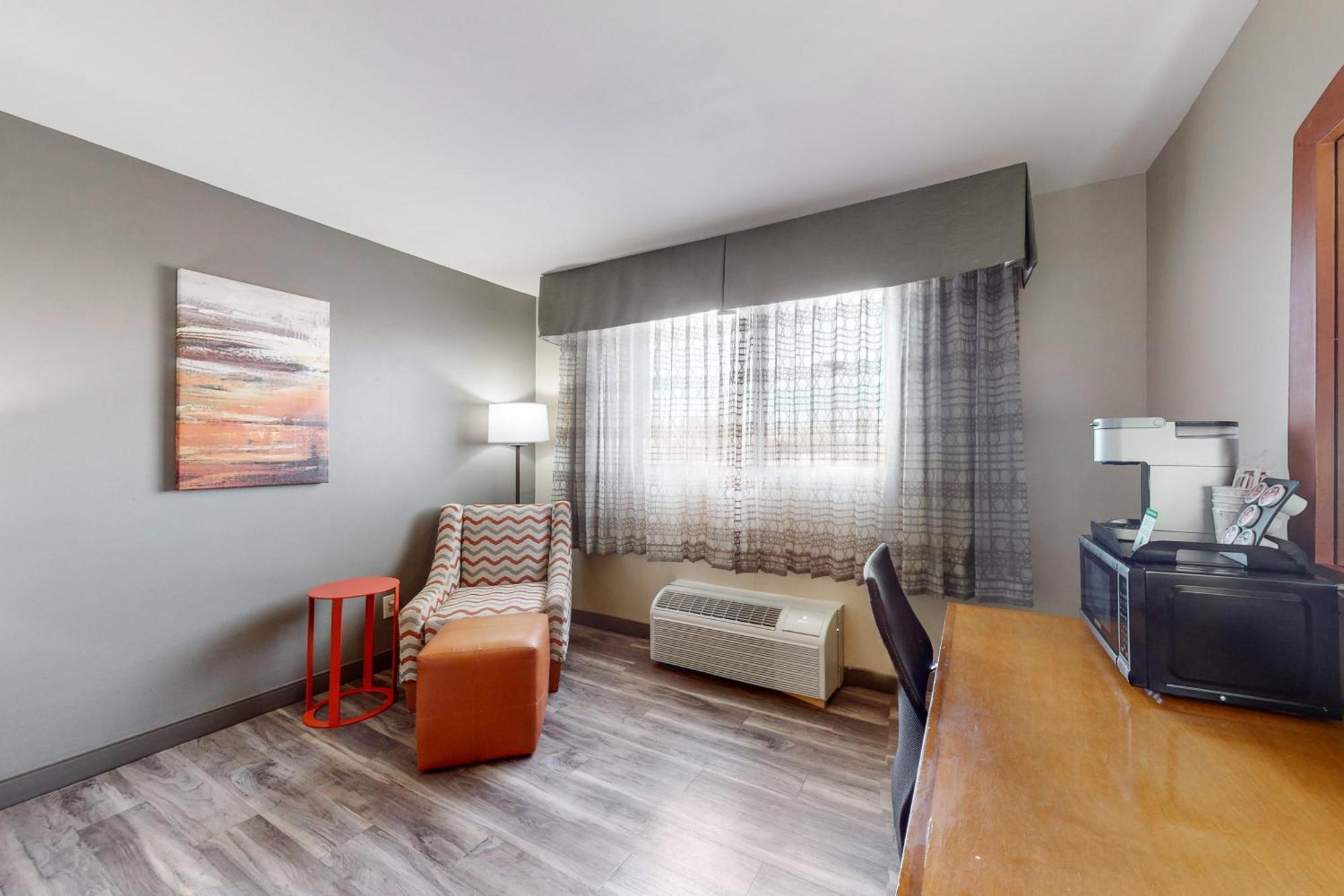 King Room Non-Smoking or Pet Friendly