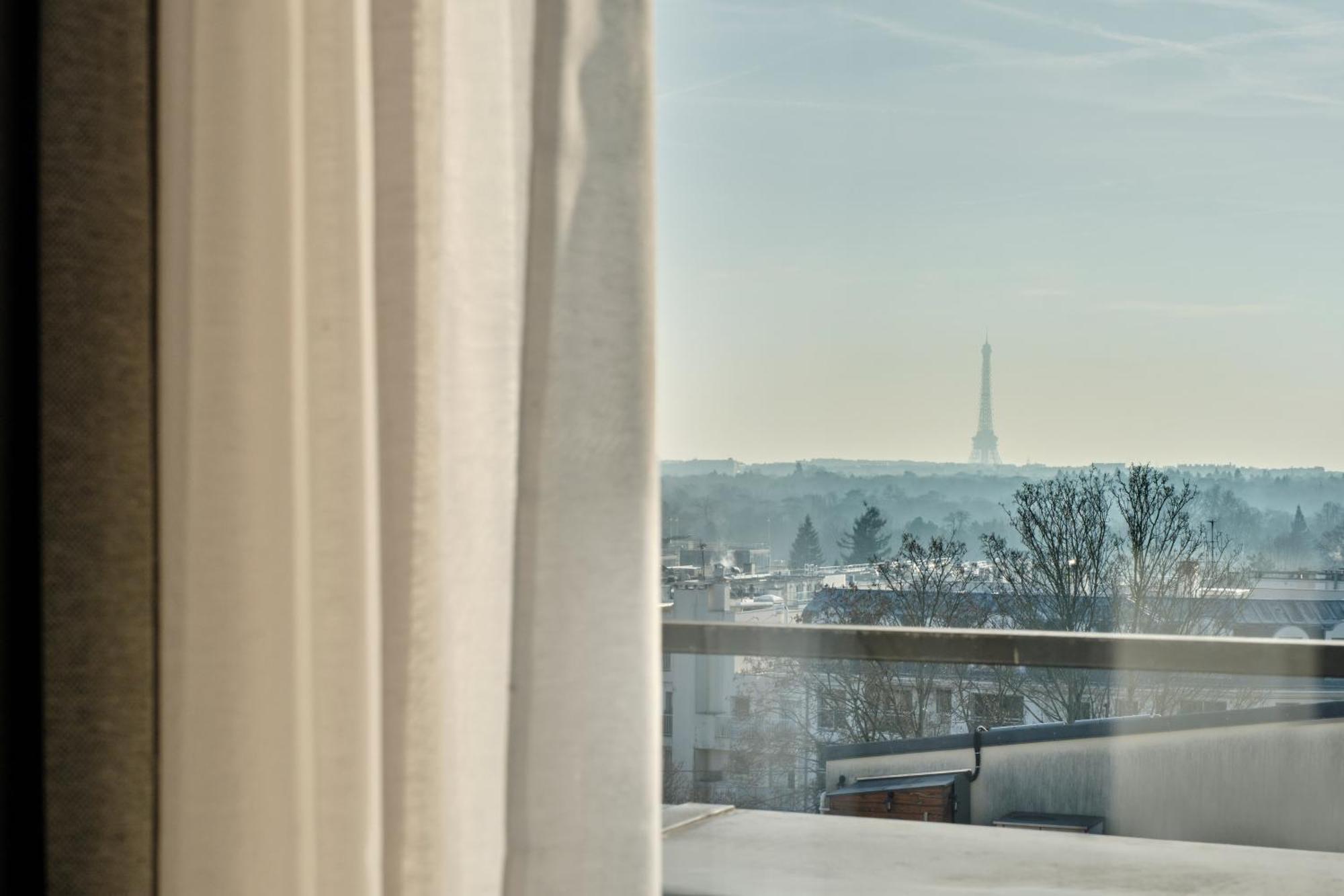 Double or Twin Room Eiffel Tower View