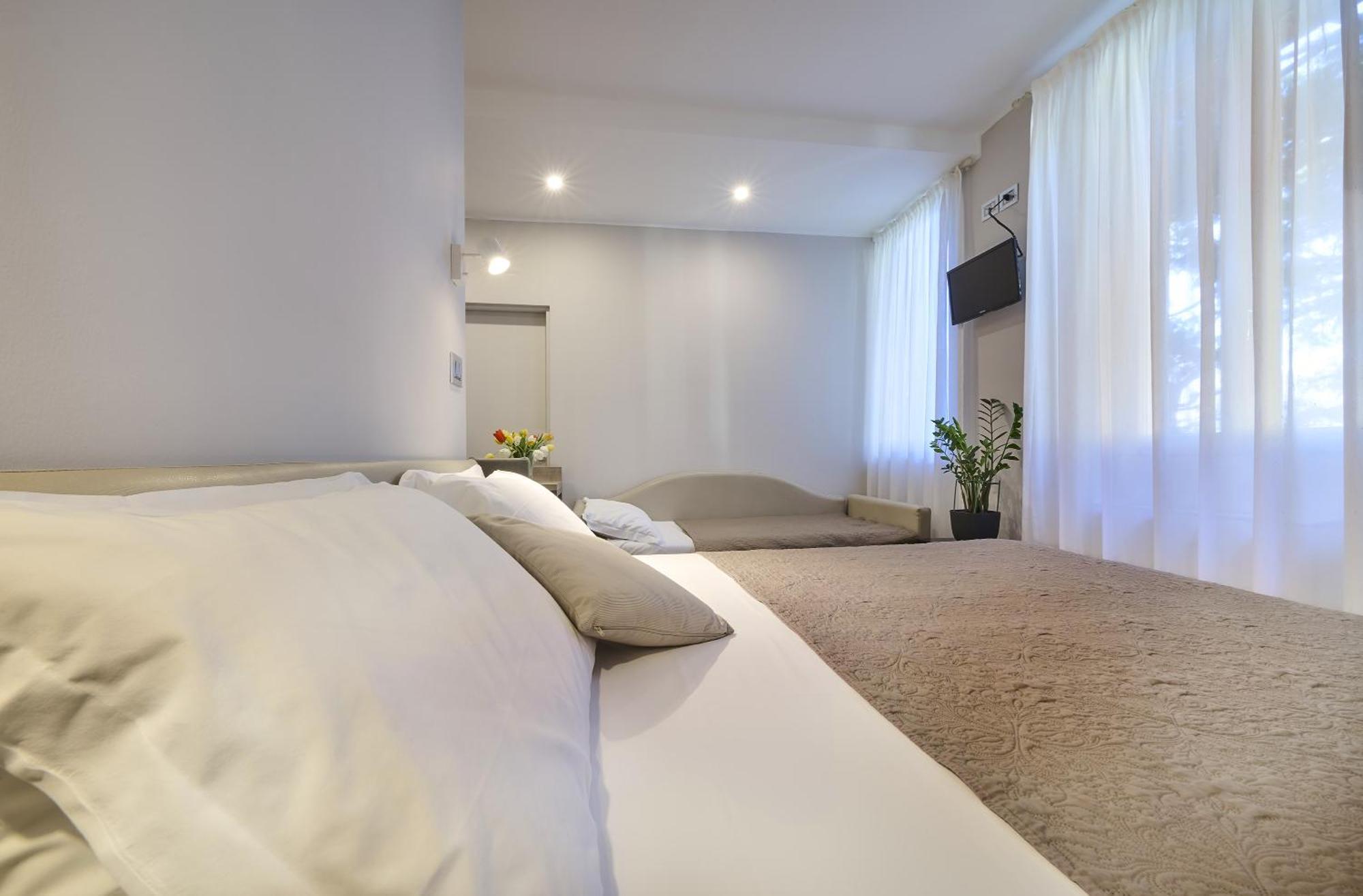Economy Triple Room