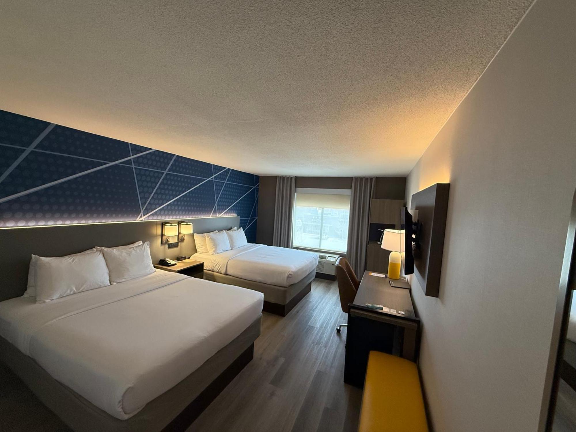 Queen Room with 2 Queen Beds - Non Smoking