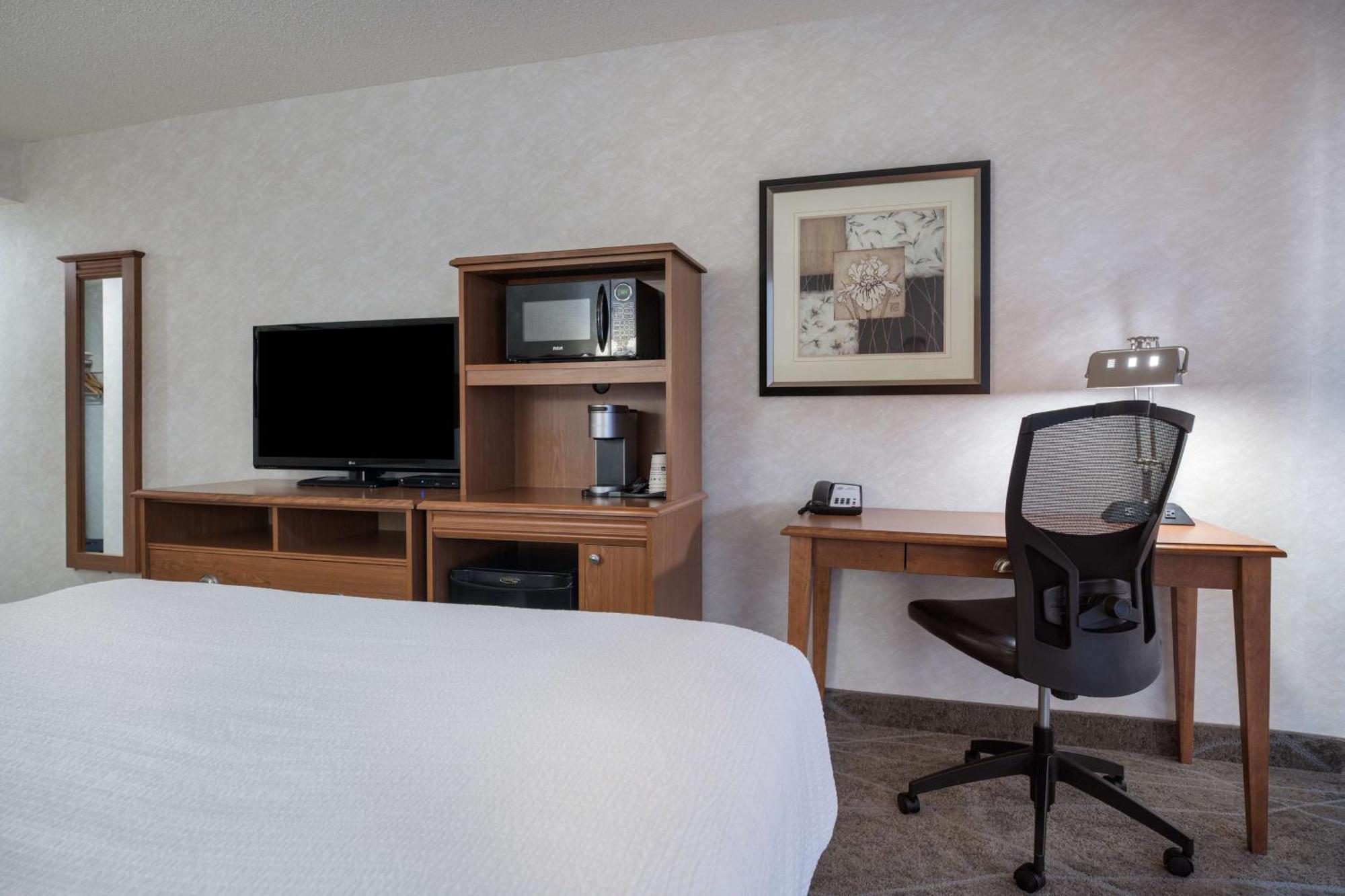 Queen Room Two Queen Beds Non-Smoking