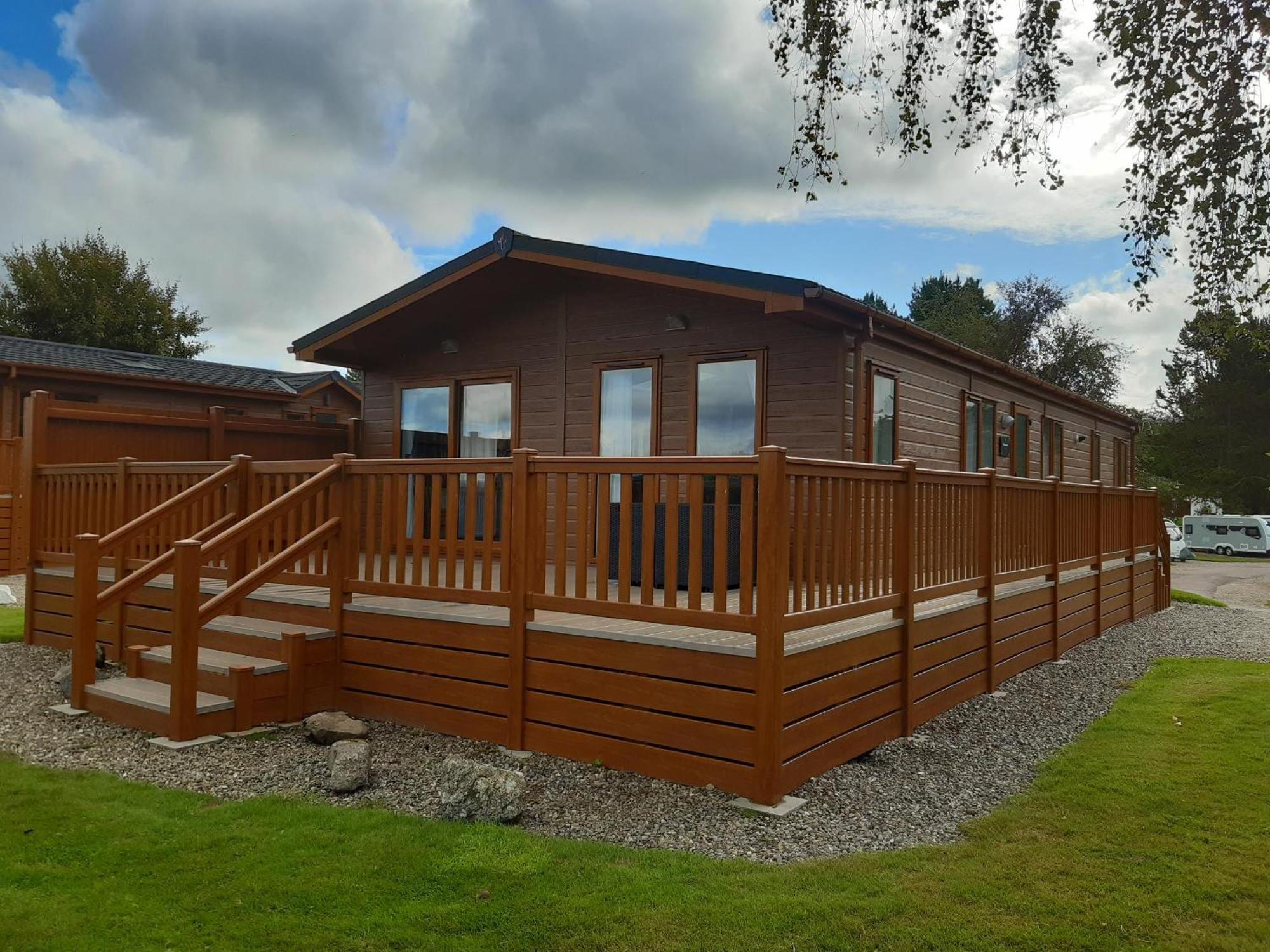 Deluxe Three-Bedroom Lodge